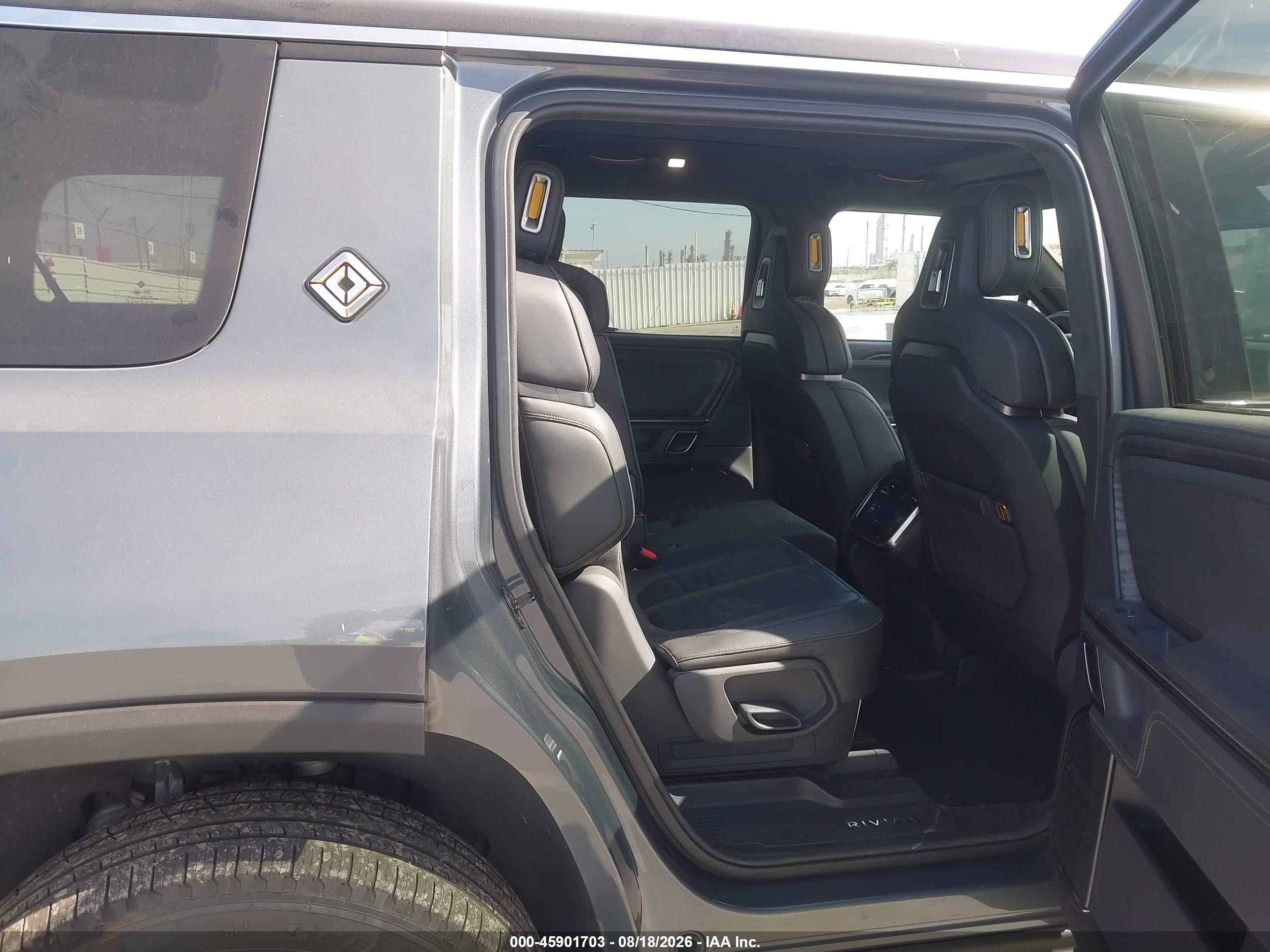 2023 Rivian R1S VIN 7PDSGABA8PN009096 IAAI salvage auction — Front End, Salvage (California), sold $11,700 on 2026-09-02 (photo 8)