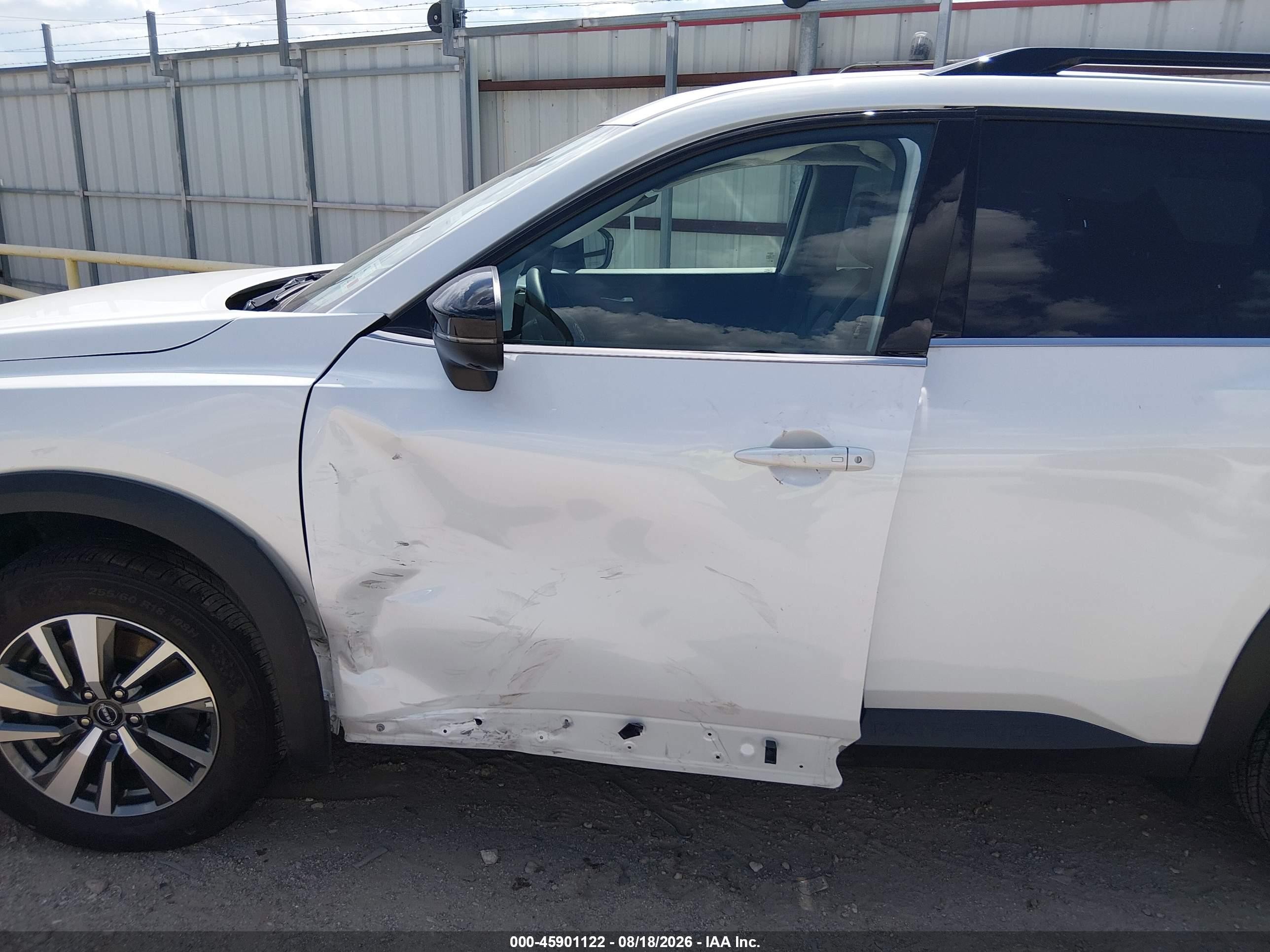 2026 Nissan Pathfinder VIN 5N1DR3CS6TC215242 IAAI salvage auction — Side, Enterprise Vehicles Clear Only (Louisiana), sold $16,850 on 2026-08-20 (photo 6)