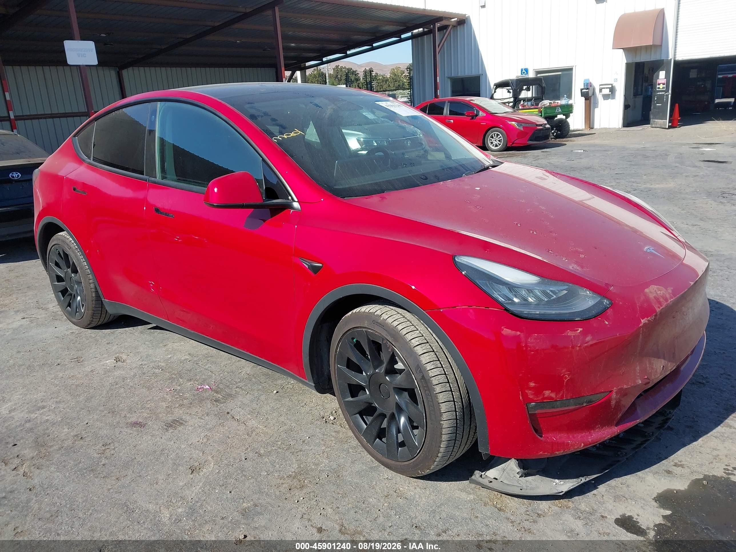 2022 Tesla Model Y VIN 7SAYGDEE4NF349006 — IAAI salvage auction photo