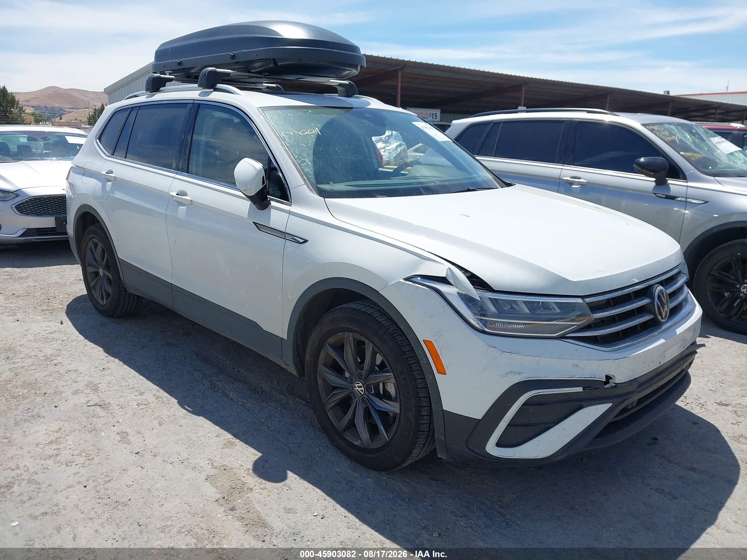 2022 Volkswagen Tiguan VIN 3VV2B7AX9NM053549 IAAI salvage auction — Side, Salvage (California), sold $6,900 on 2026-09-14 (photo 1)