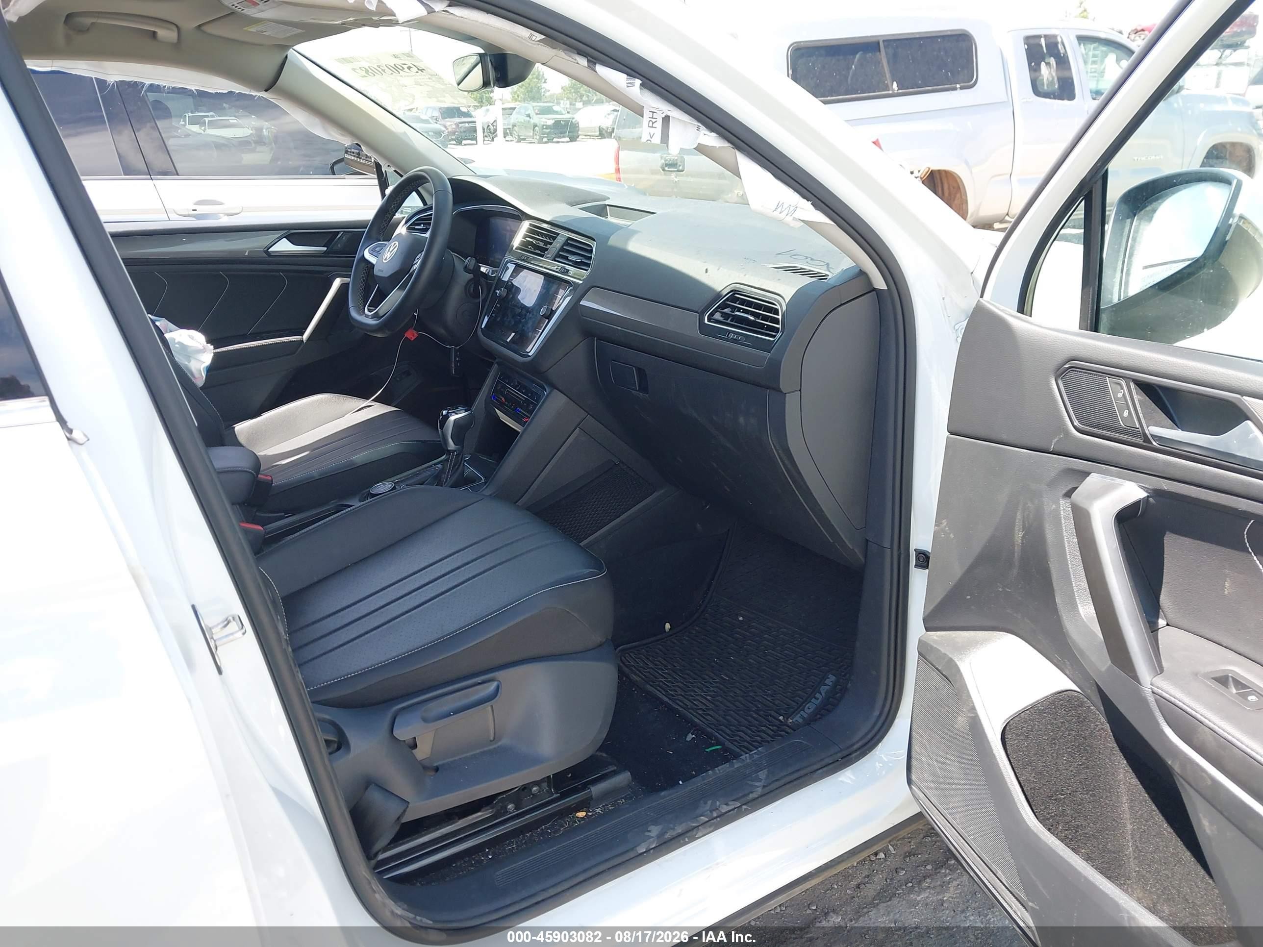 2022 Volkswagen Tiguan VIN 3VV2B7AX9NM053549 IAAI salvage auction — Side, Salvage (California), sold $6,900 on 2026-09-14 (photo 5)