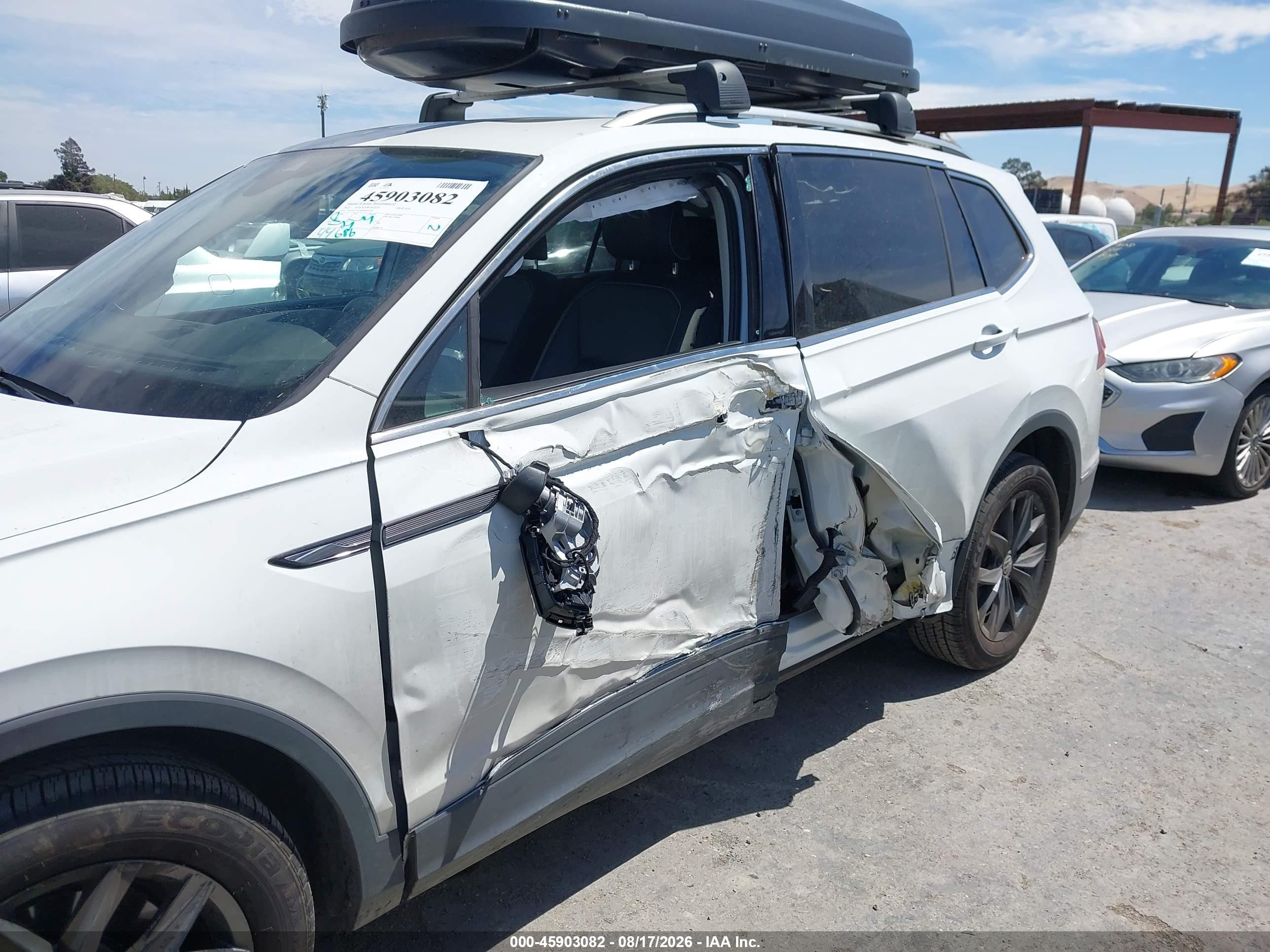 2022 Volkswagen Tiguan VIN 3VV2B7AX9NM053549 IAAI salvage auction — Side, Salvage (California), sold $6,900 on 2026-09-14 (photo 6)