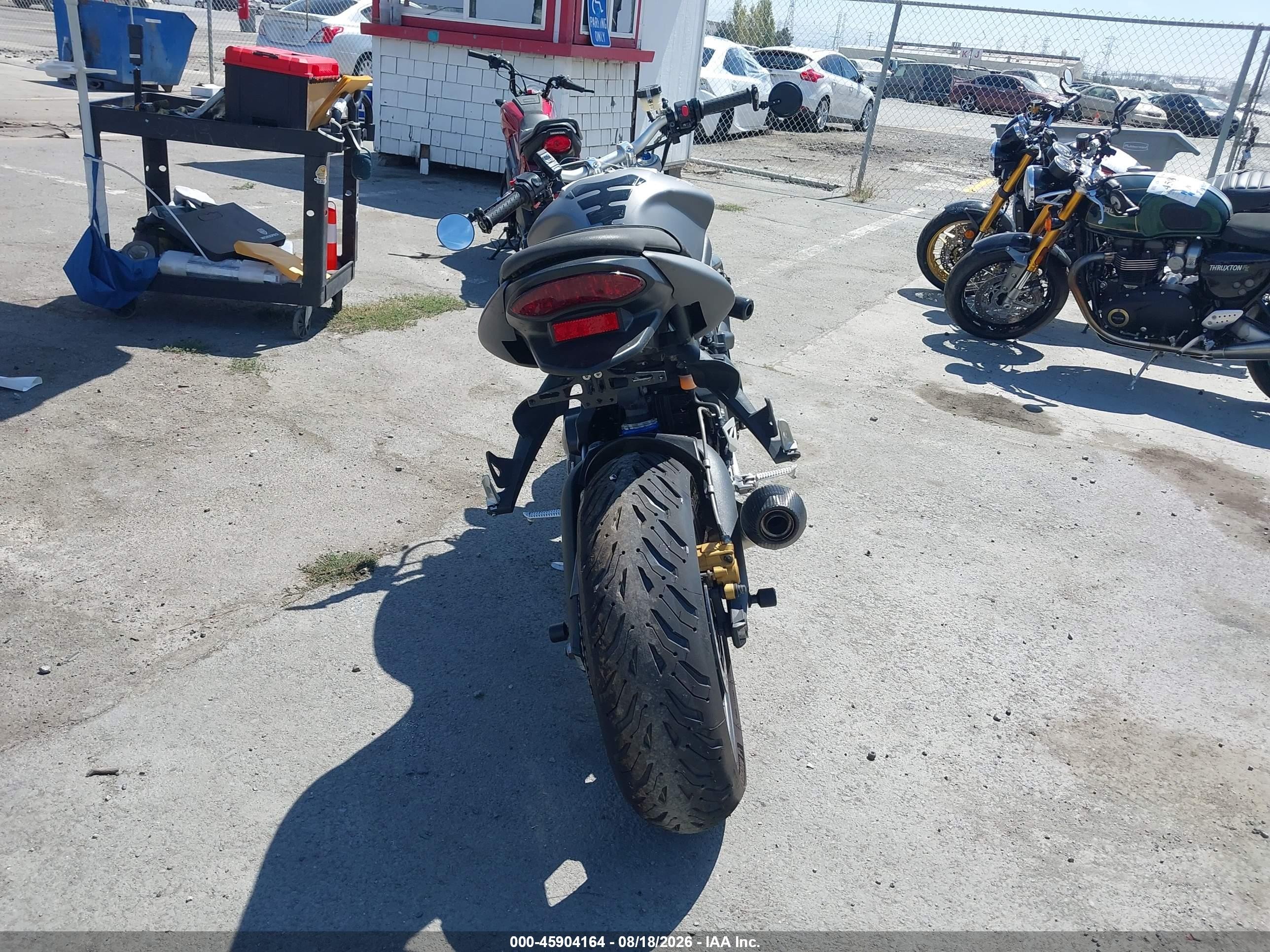 2009 Triumph Motorcycle Street VIN SMTD02NE19J403897 IAAI salvage auction — Front End, Salvage (California), sold $625 on 2026-09-14 (photo 6)