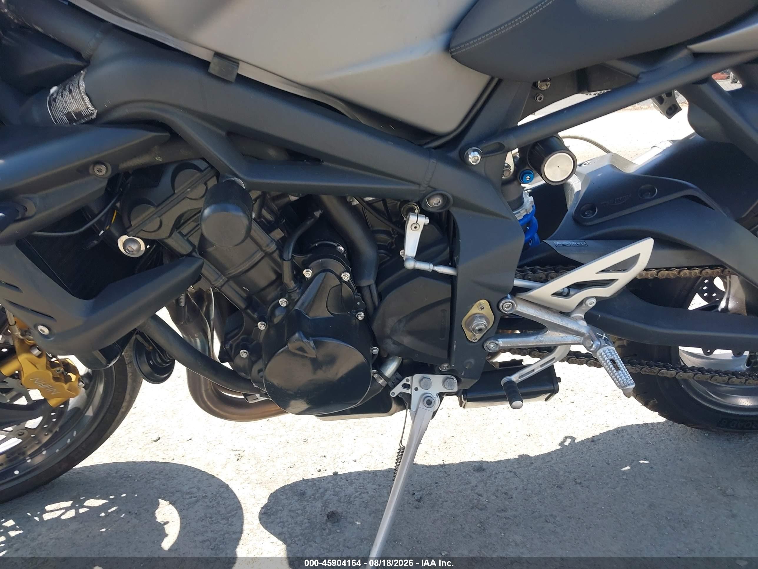 2009 Triumph Motorcycle Street VIN SMTD02NE19J403897 IAAI salvage auction — Front End, Salvage (California), sold $625 on 2026-09-14 (photo 9)