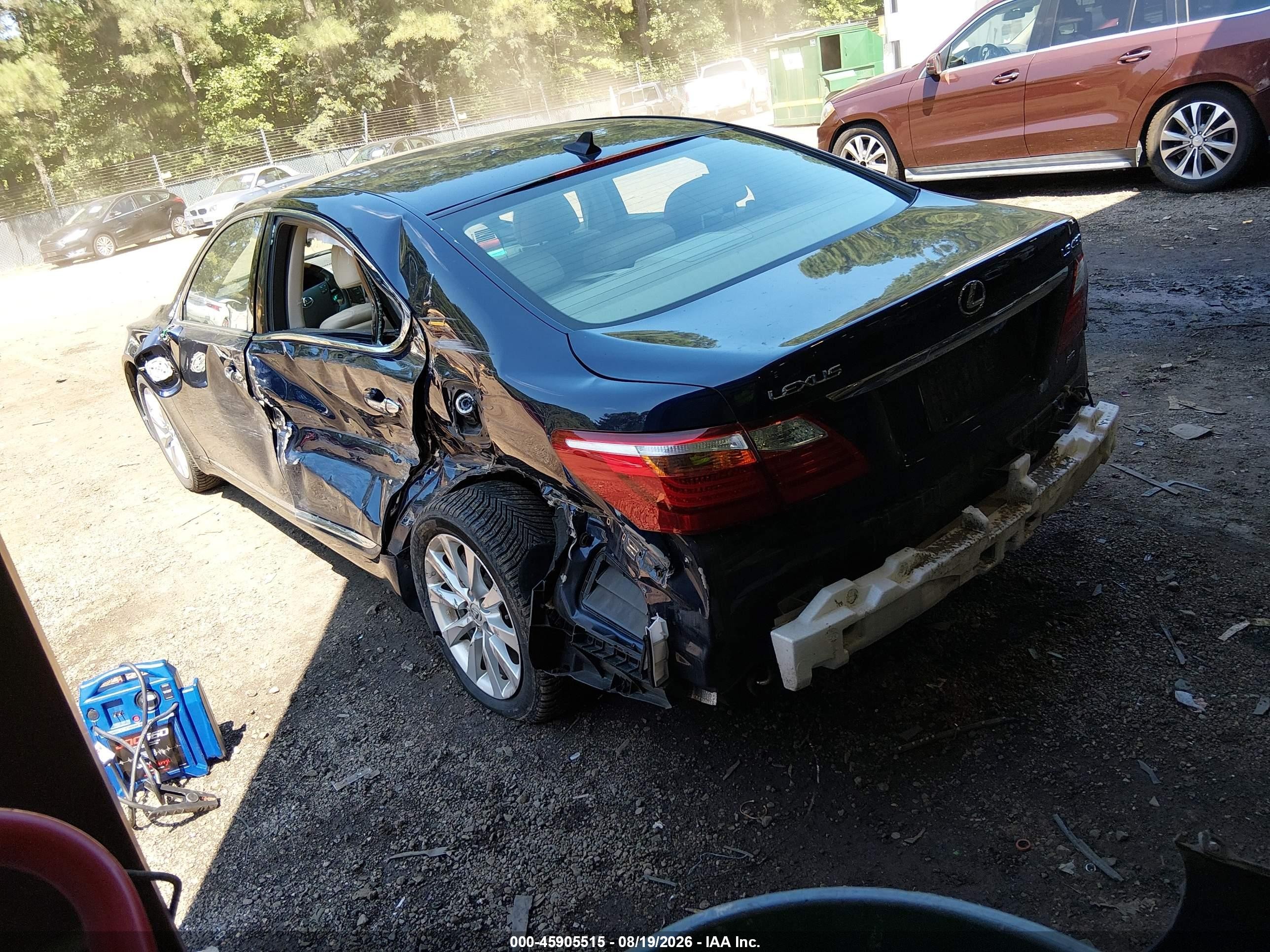 2010 Lexus LS 460 VIN JTHCL5EFXA5007619 IAAI salvage auction — Side, Salvage (Virginia), sold $1,350 on 2026-09-12 (photo 3)