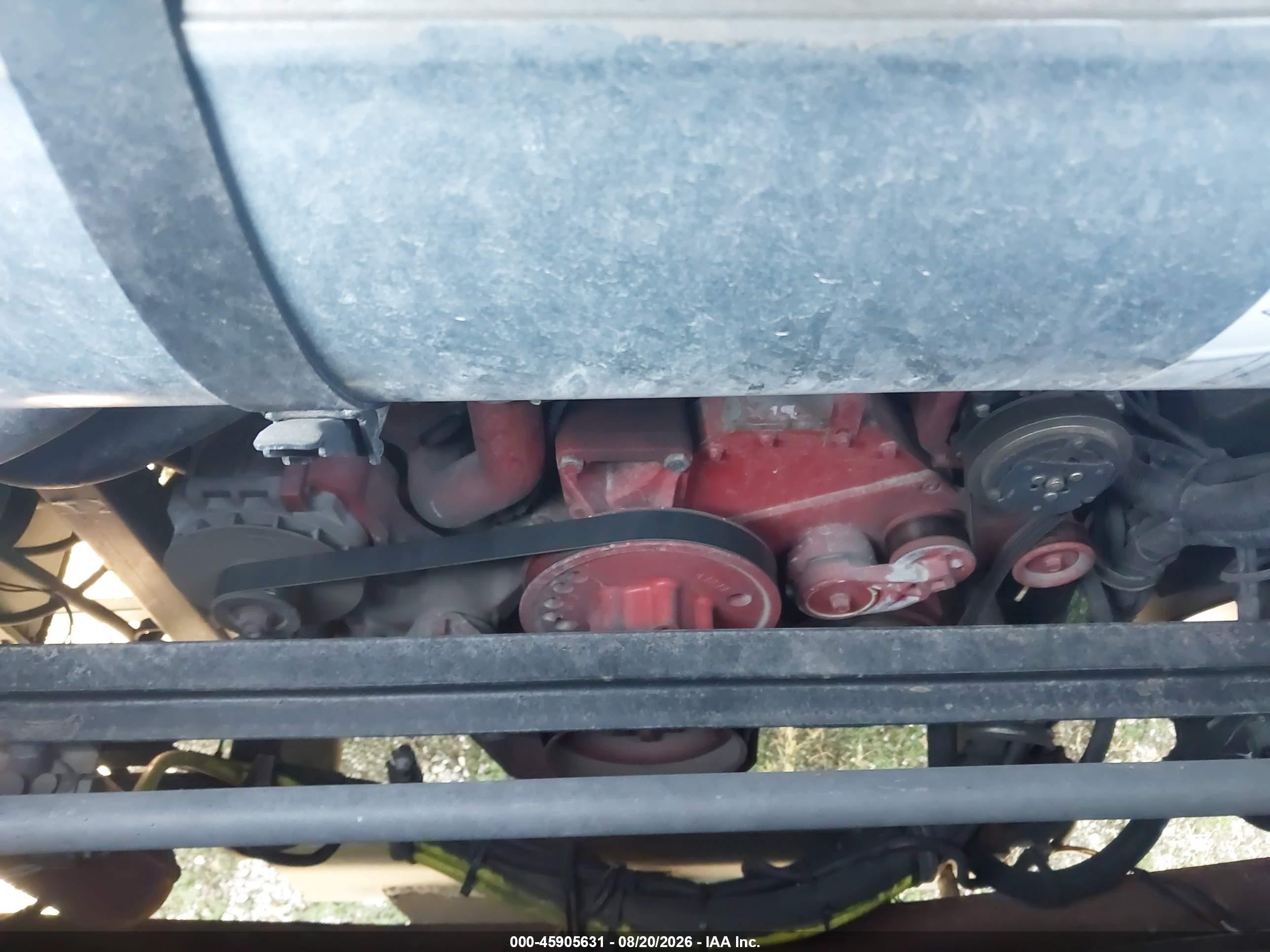 2008 Roadmaster Rail Monocoque VIN 1RF14571681047617 IAAI salvage auction — Storm Damage, Regular (South Dakota), sold $19,600 on 2026-09-30 (photo 9)