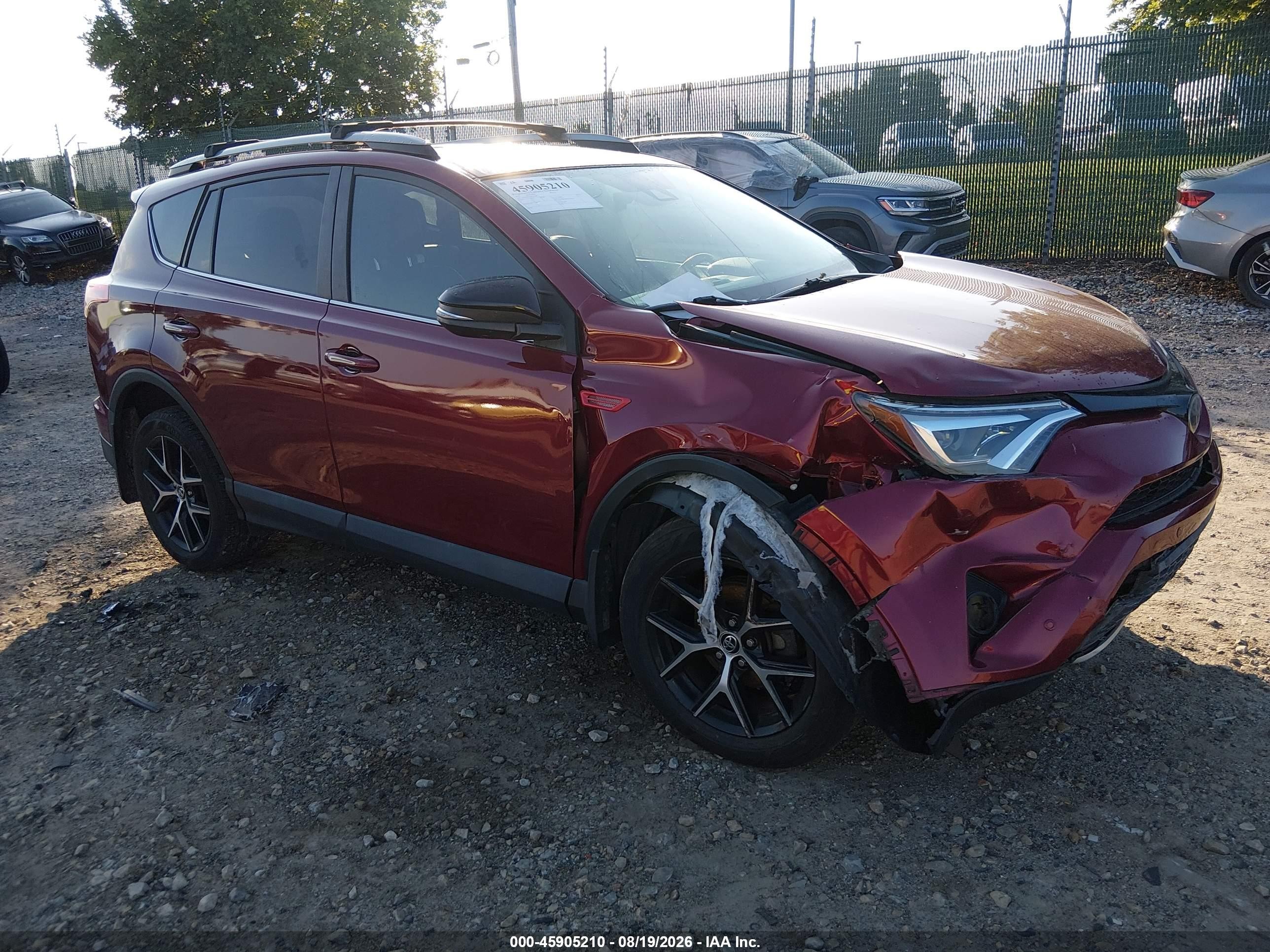 2018 Toyota RAV4 VIN 2T3JFREV2JW752789 — IAAI salvage auction photo