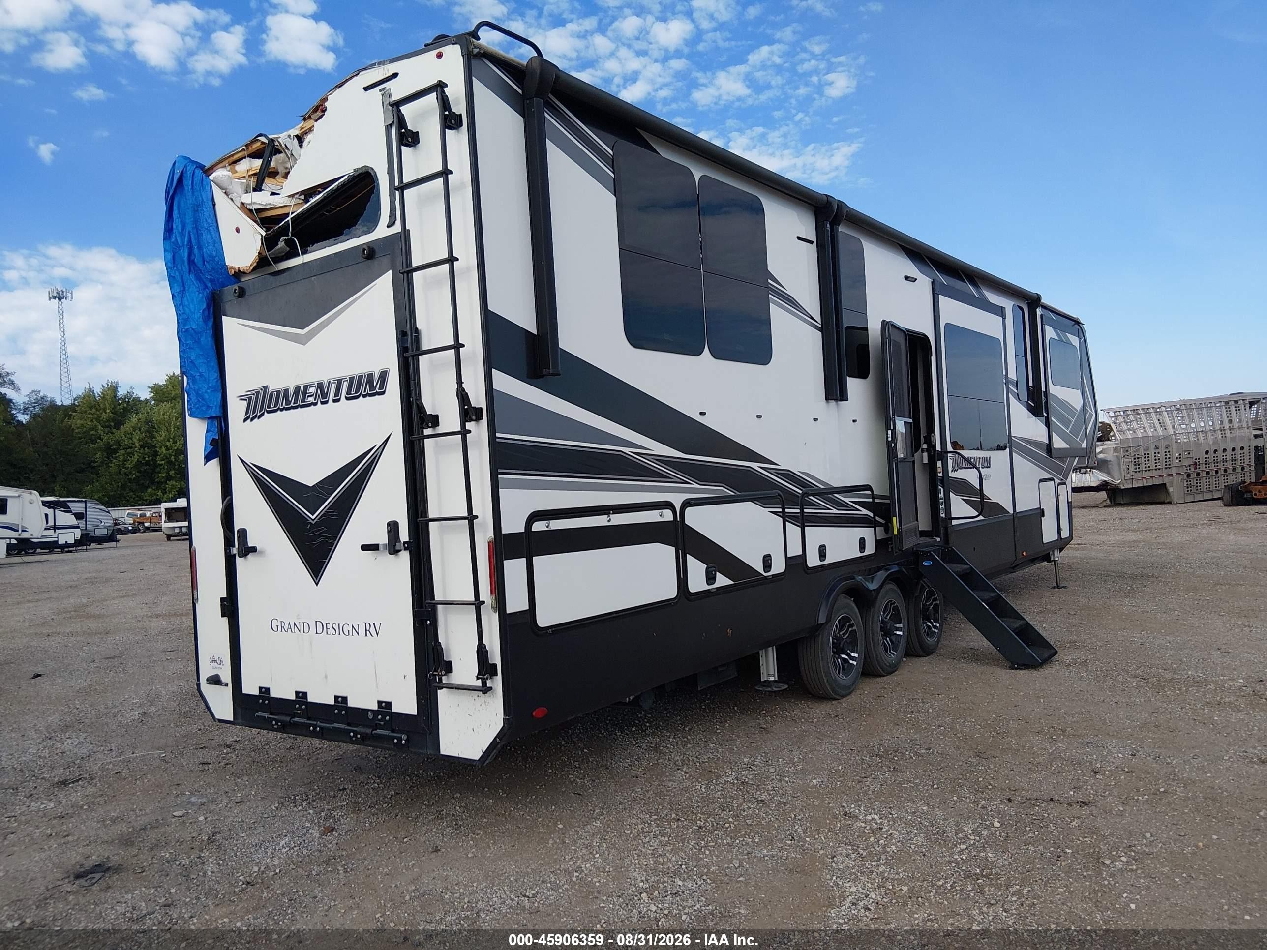2021 Grand Design Momentum VIN 573FM4534M1118389 IAAI salvage auction — Rear End, Salvage (Iowa), sold $14,750 on 2026-09-23 (photo 4)