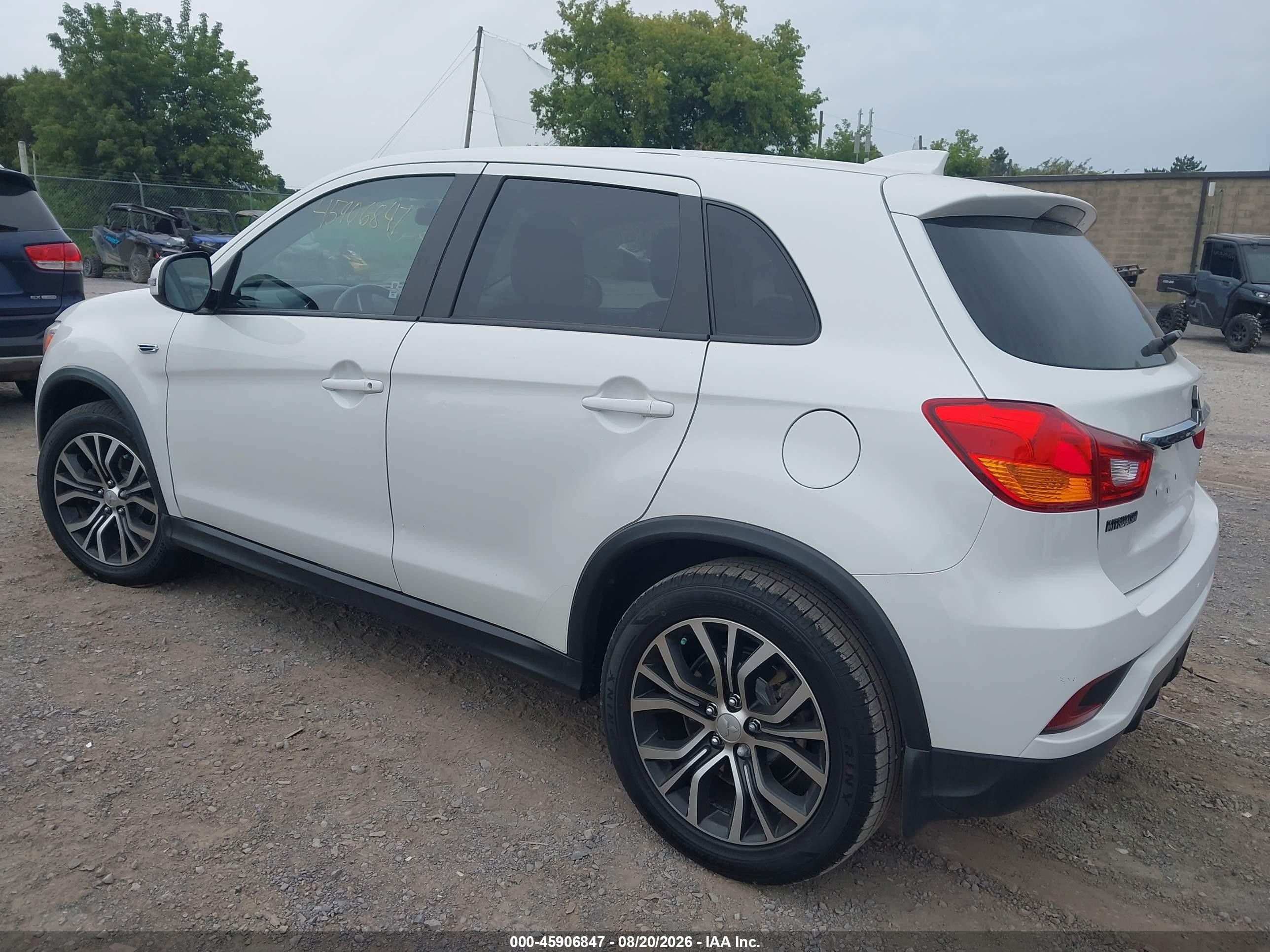 2018 Mitsubishi Outlander VIN JA4AR3AU5JU013165 IAAI salvage auction — Front End, Wait Title, sold $3,400 on 2026-09-20 (photo 3)
