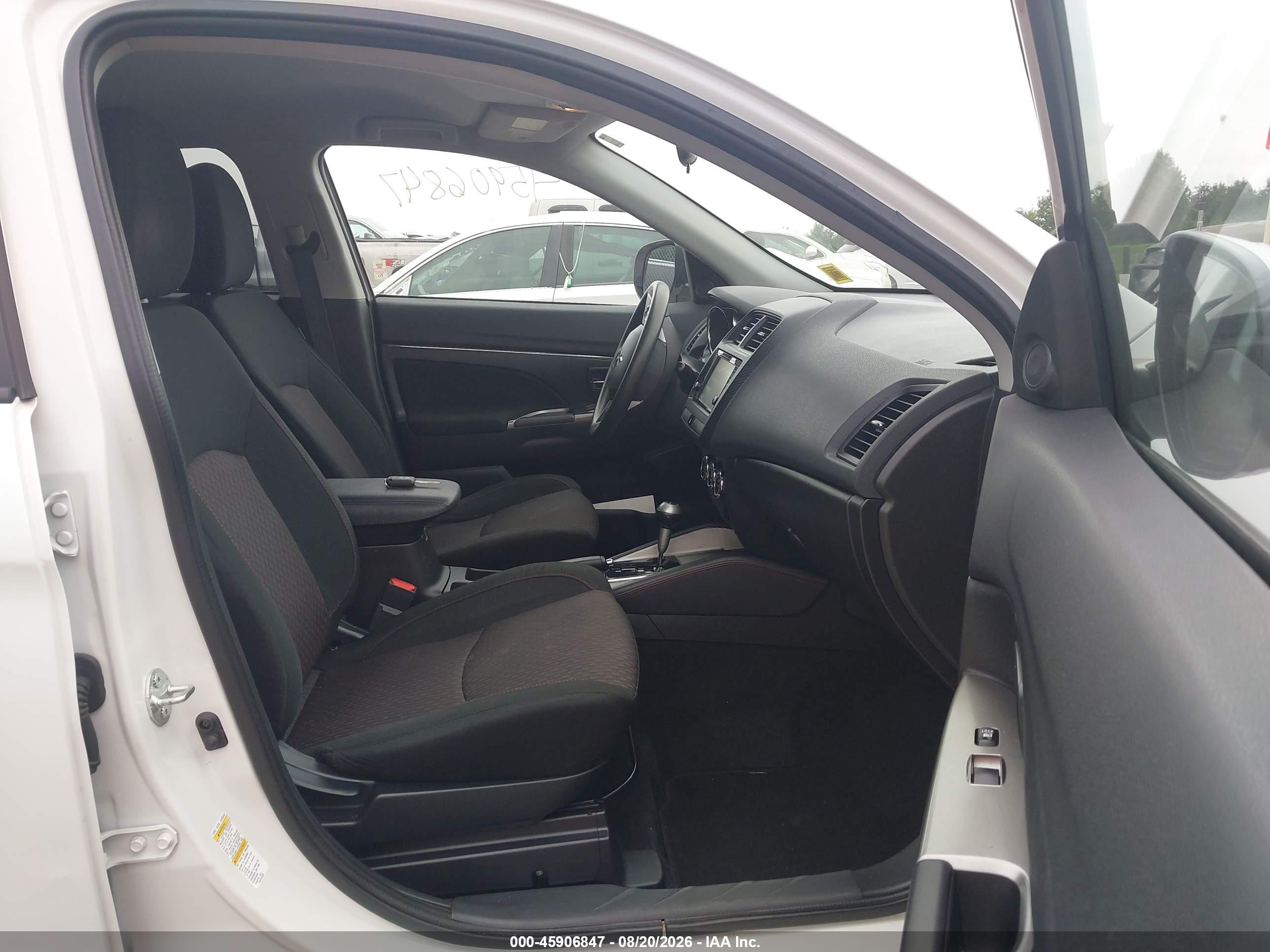 2018 Mitsubishi Outlander VIN JA4AR3AU5JU013165 IAAI salvage auction — Front End, Wait Title, sold $3,400 on 2026-09-20 (photo 5)