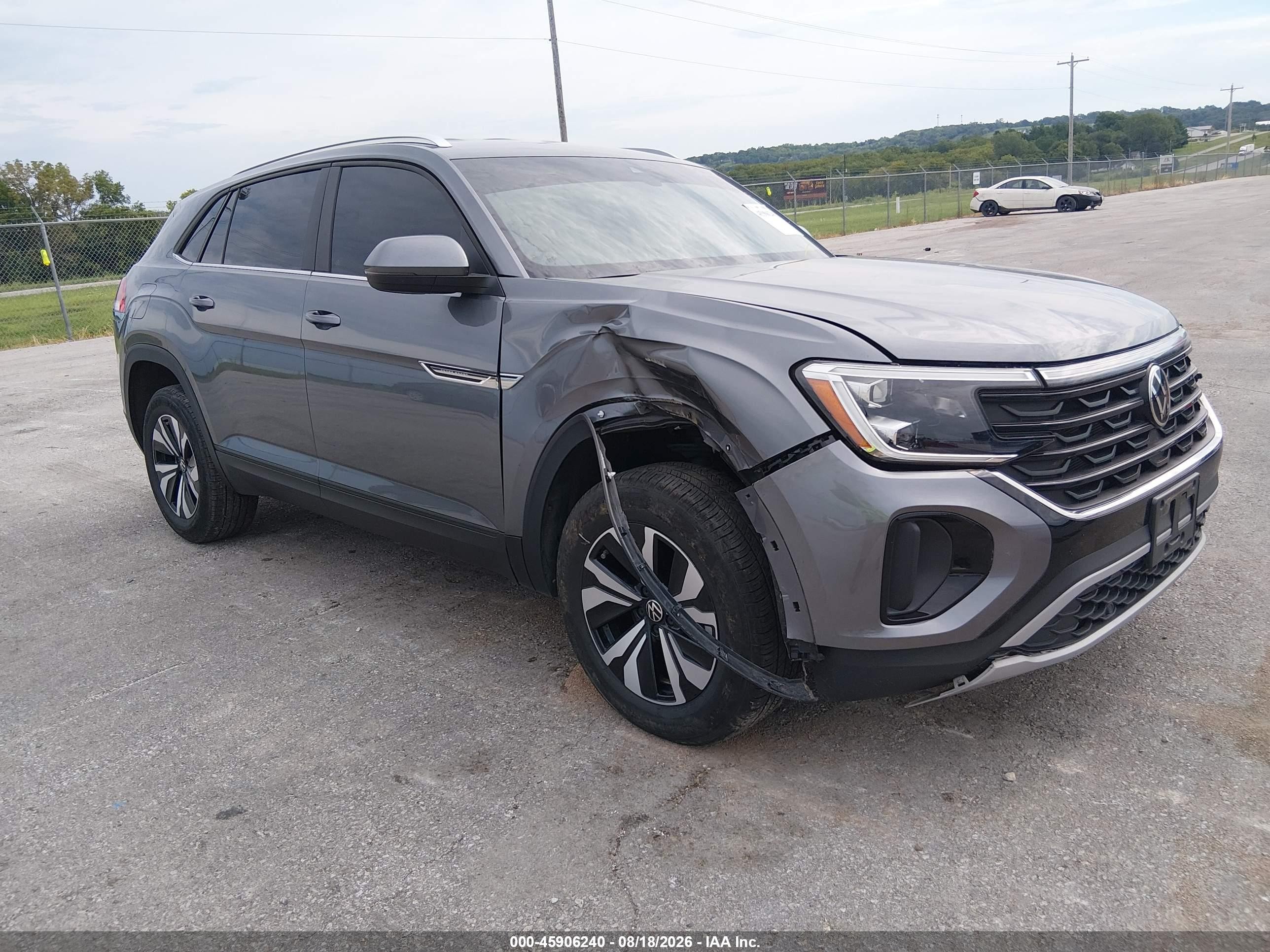 2024 Volkswagen Atlas Cross Sport VIN 1V2LE2CA8RC216025 — IAAI salvage auction photo