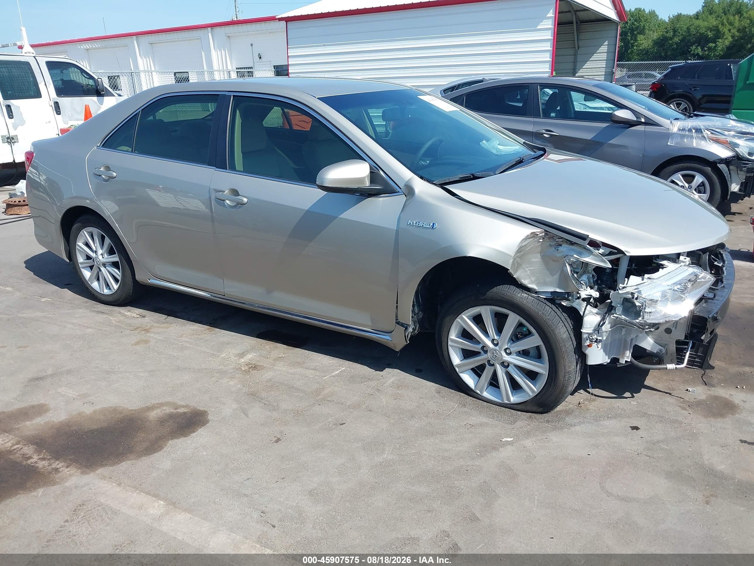 2014 Toyota Camry Hybrid VIN 4T1BD1FK1EU118890 — IAAI salvage auction photo