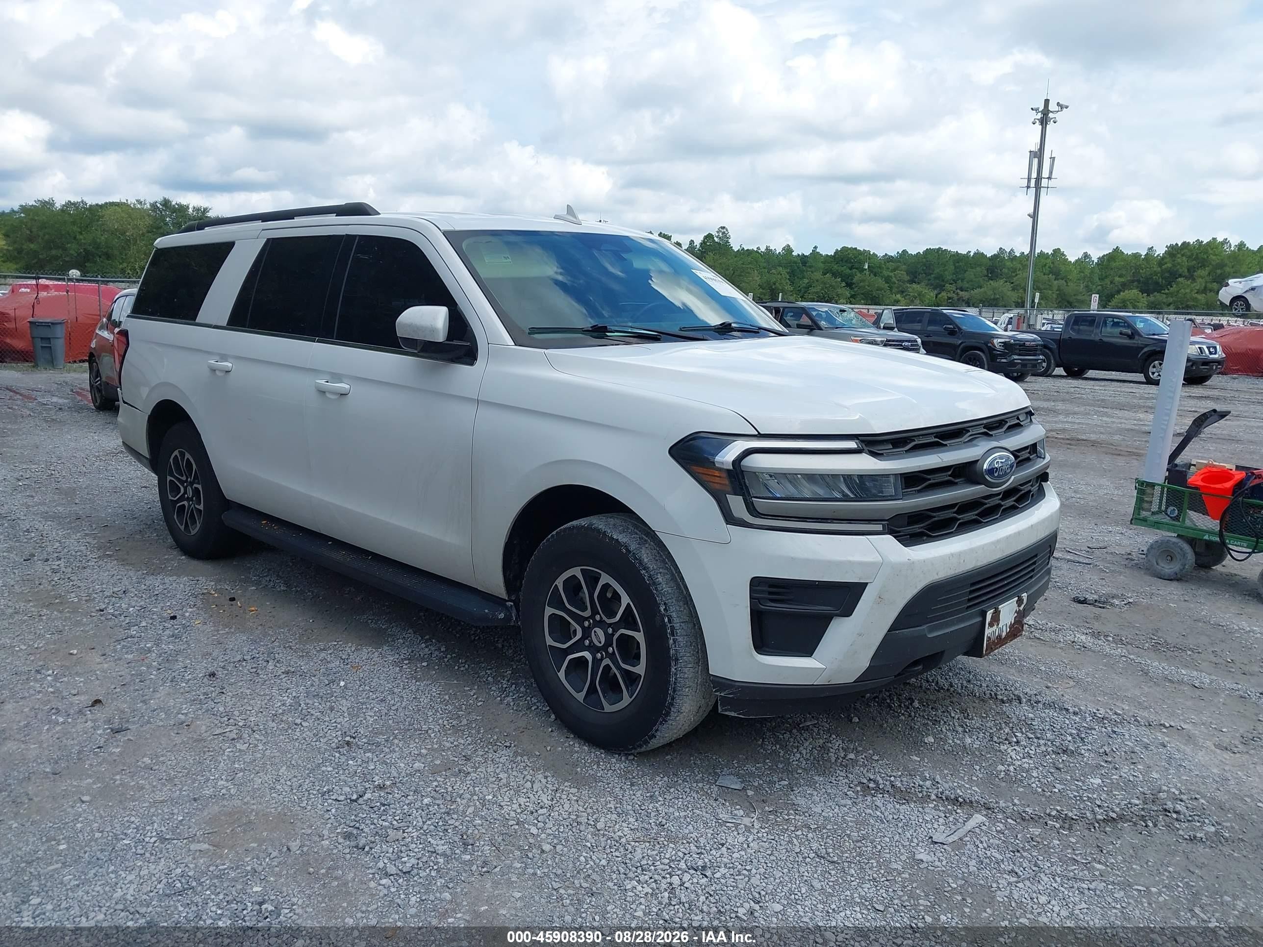2023 Ford Expedition VIN 1FMJK1J85PEA37904 — IAAI salvage auction photo