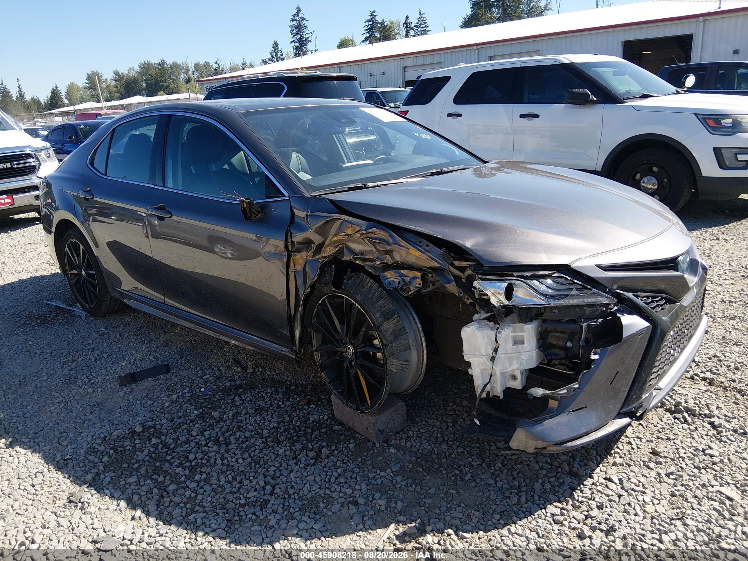 2024 Toyota Camry Hybrid VIN 4T1K31AK2RU621621 — IAAI salvage auction photo