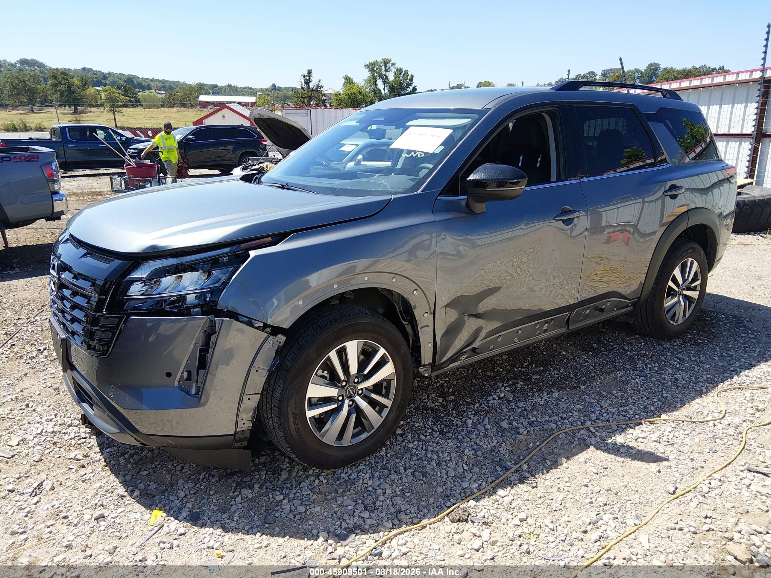 2026 Nissan Pathfinder VIN 5N1DR3CEXTC264437 IAAI salvage auction — Side, Enterprise Vehicles Clear Only (Connecticut), sold $25,000 on 2026-08-21 (photo 2)