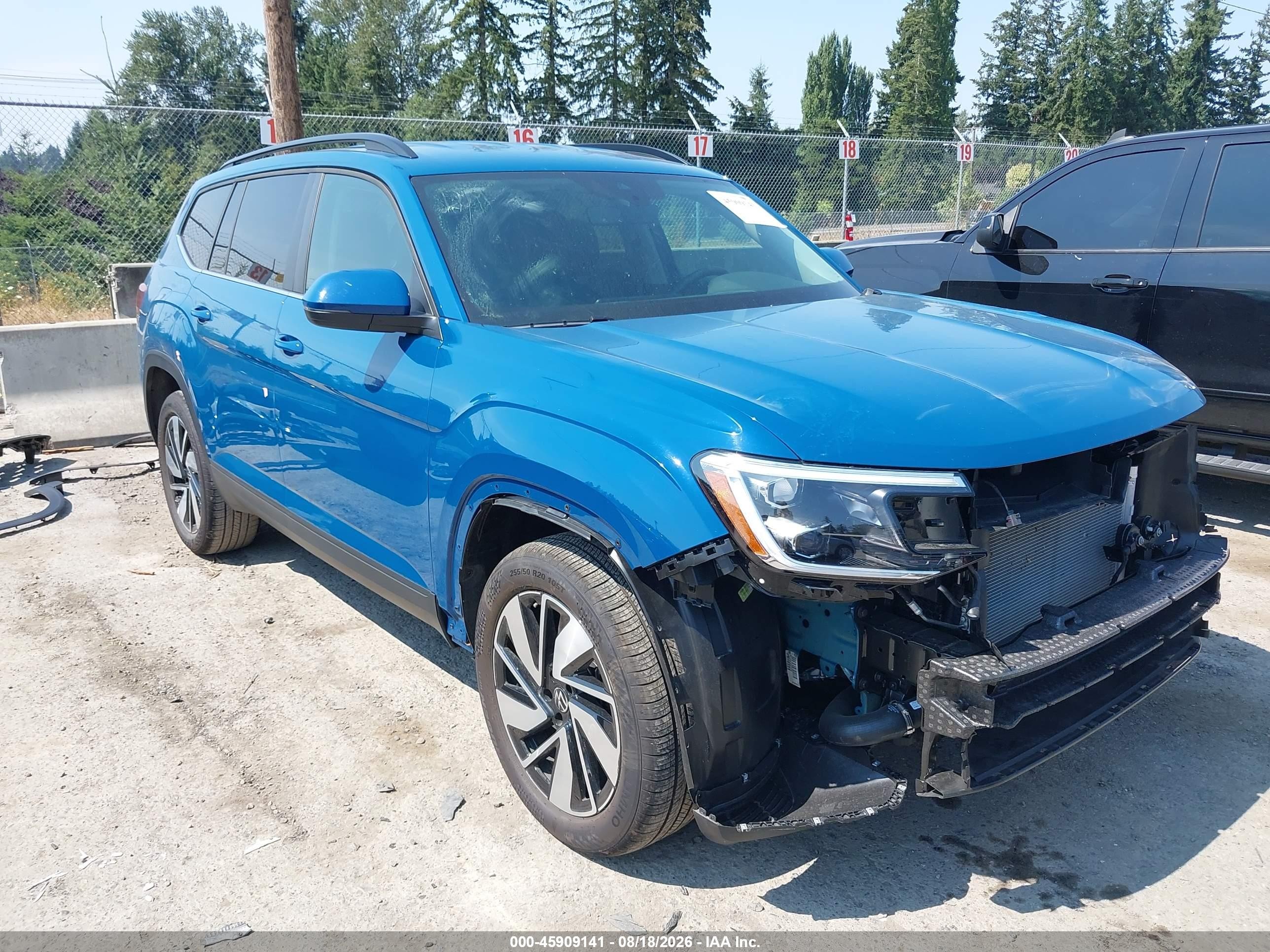2026 Volkswagen Atlas VIN 1V2WN2CAXTC568690 — IAAI salvage auction photo