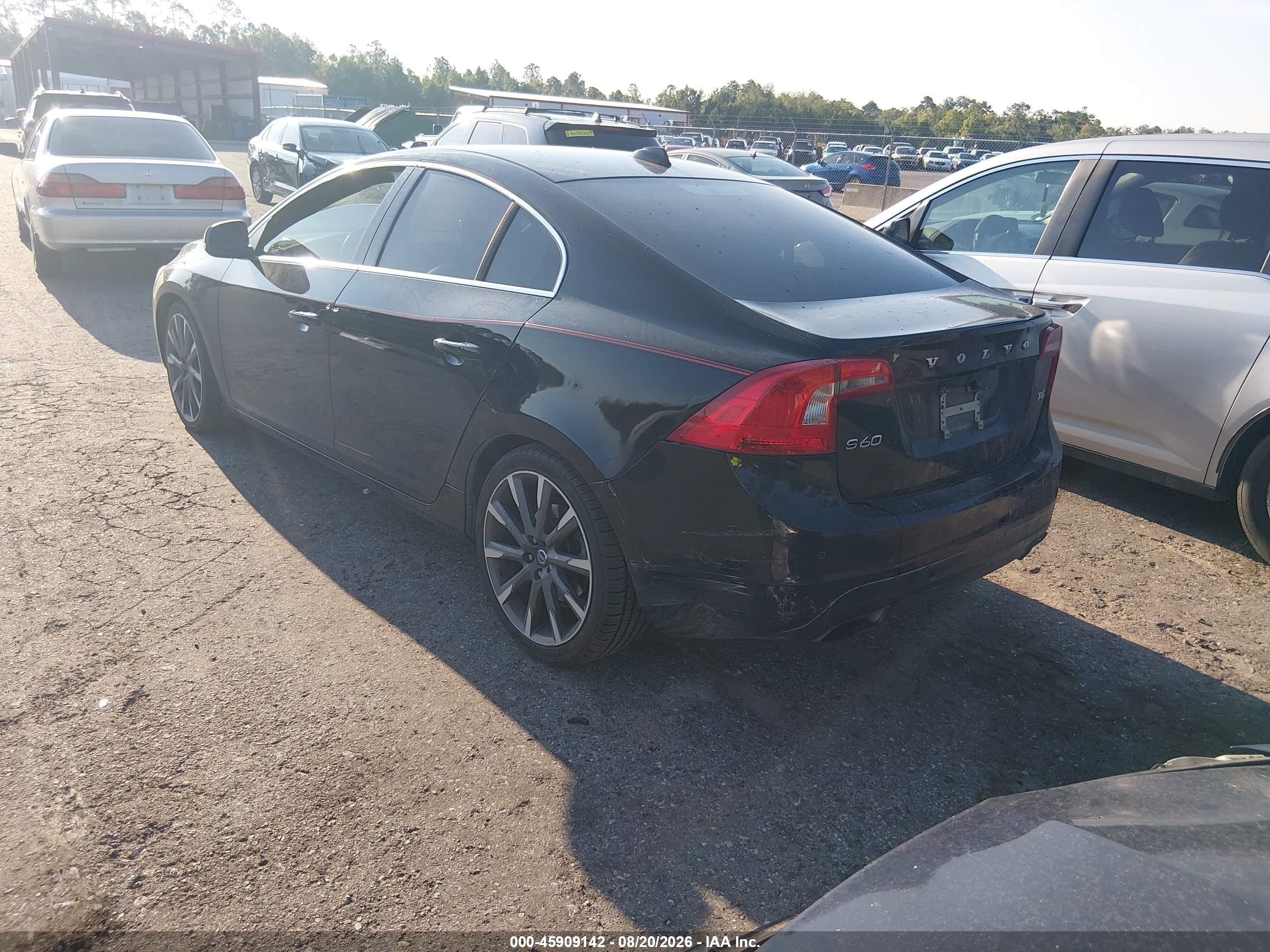 2015 Volvo S60 VIN YV149MFB1F1317239 IAAI salvage auction — Front End, Rebuildable (Florida), sold $1,300 on 2026-09-11 (photo 3)
