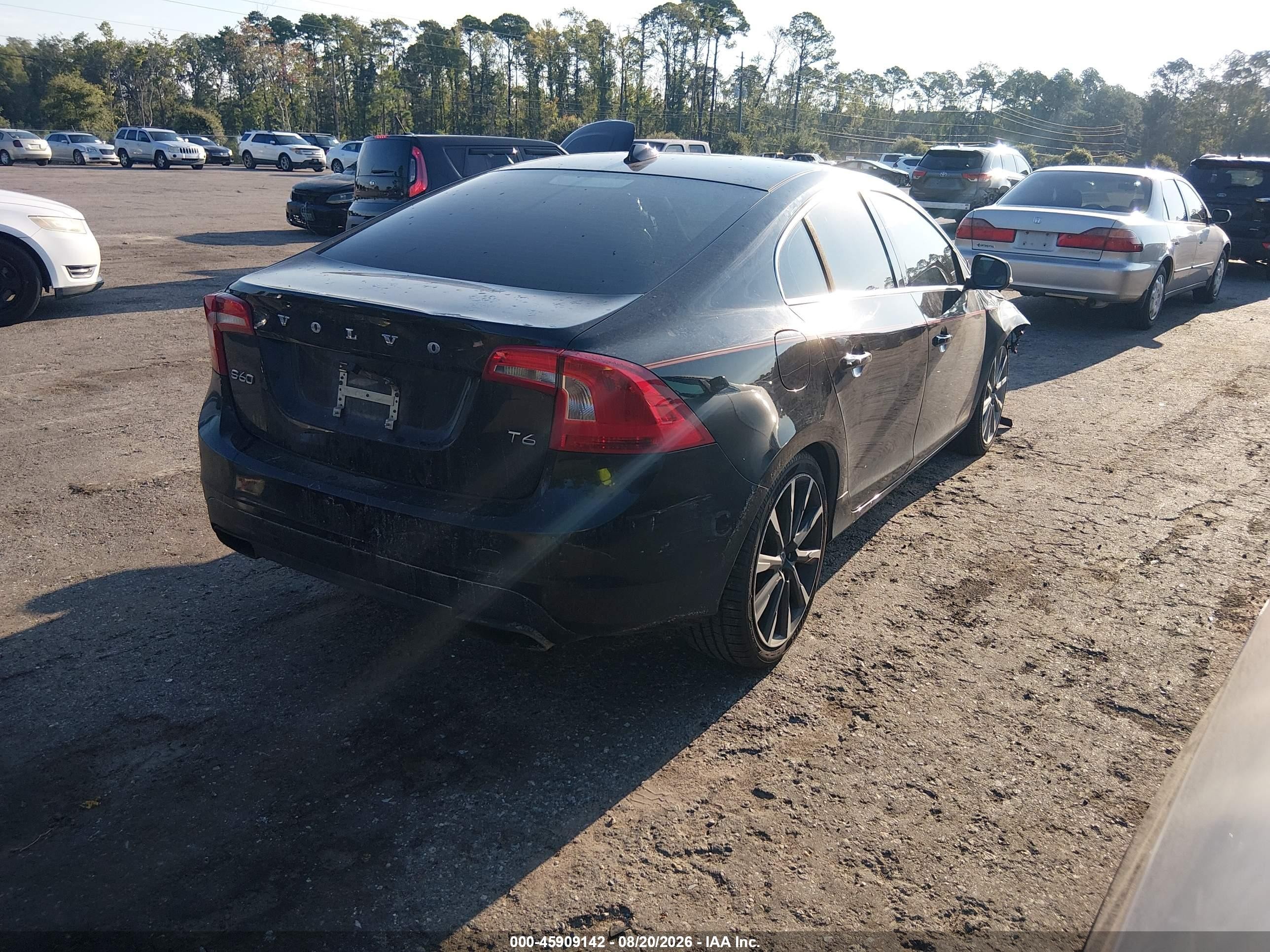 2015 Volvo S60 VIN YV149MFB1F1317239 IAAI salvage auction — Front End, Rebuildable (Florida), sold $1,300 on 2026-09-11 (photo 4)