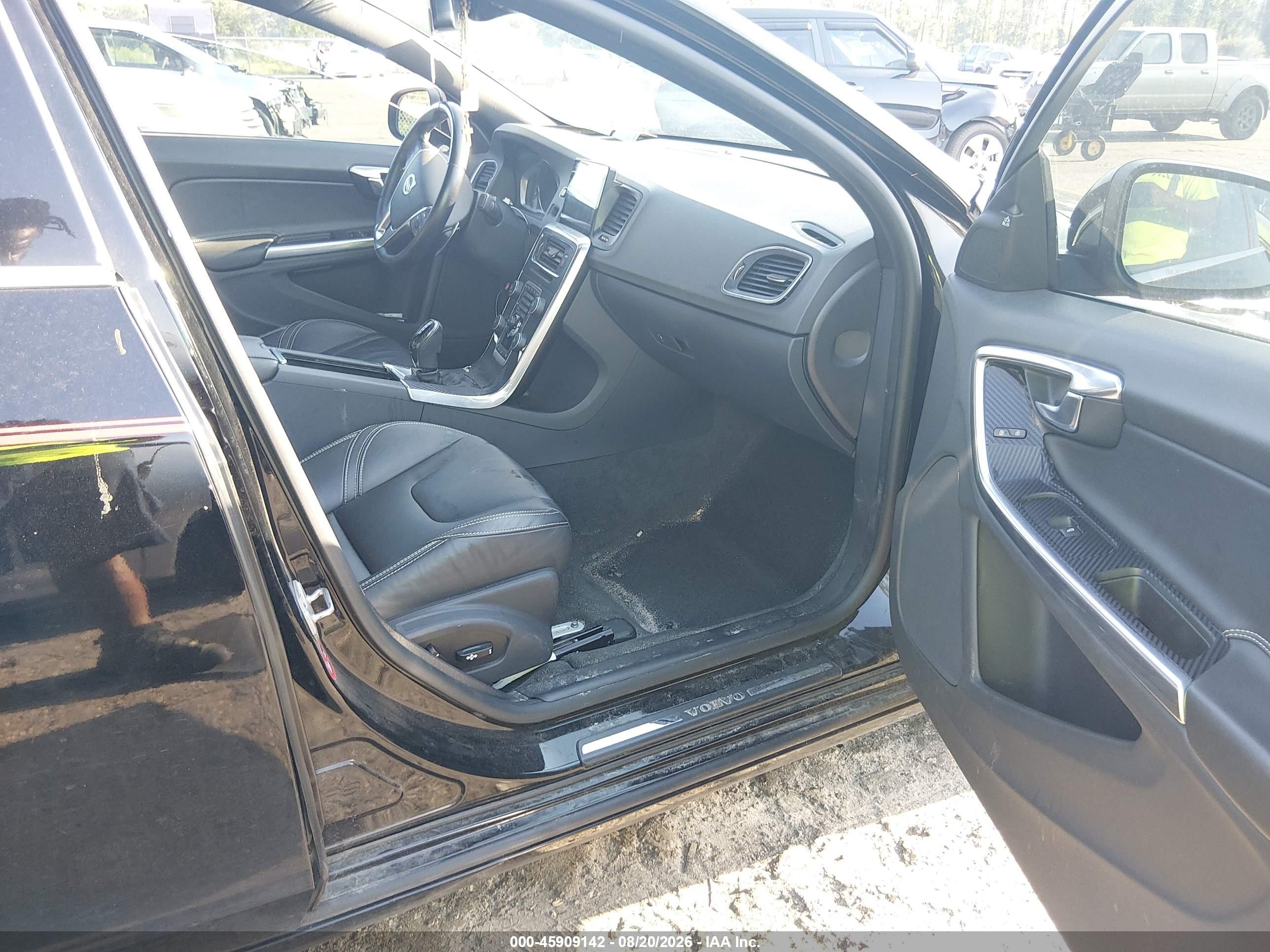 2015 Volvo S60 VIN YV149MFB1F1317239 IAAI salvage auction — Front End, Rebuildable (Florida), sold $1,300 on 2026-09-11 (photo 5)