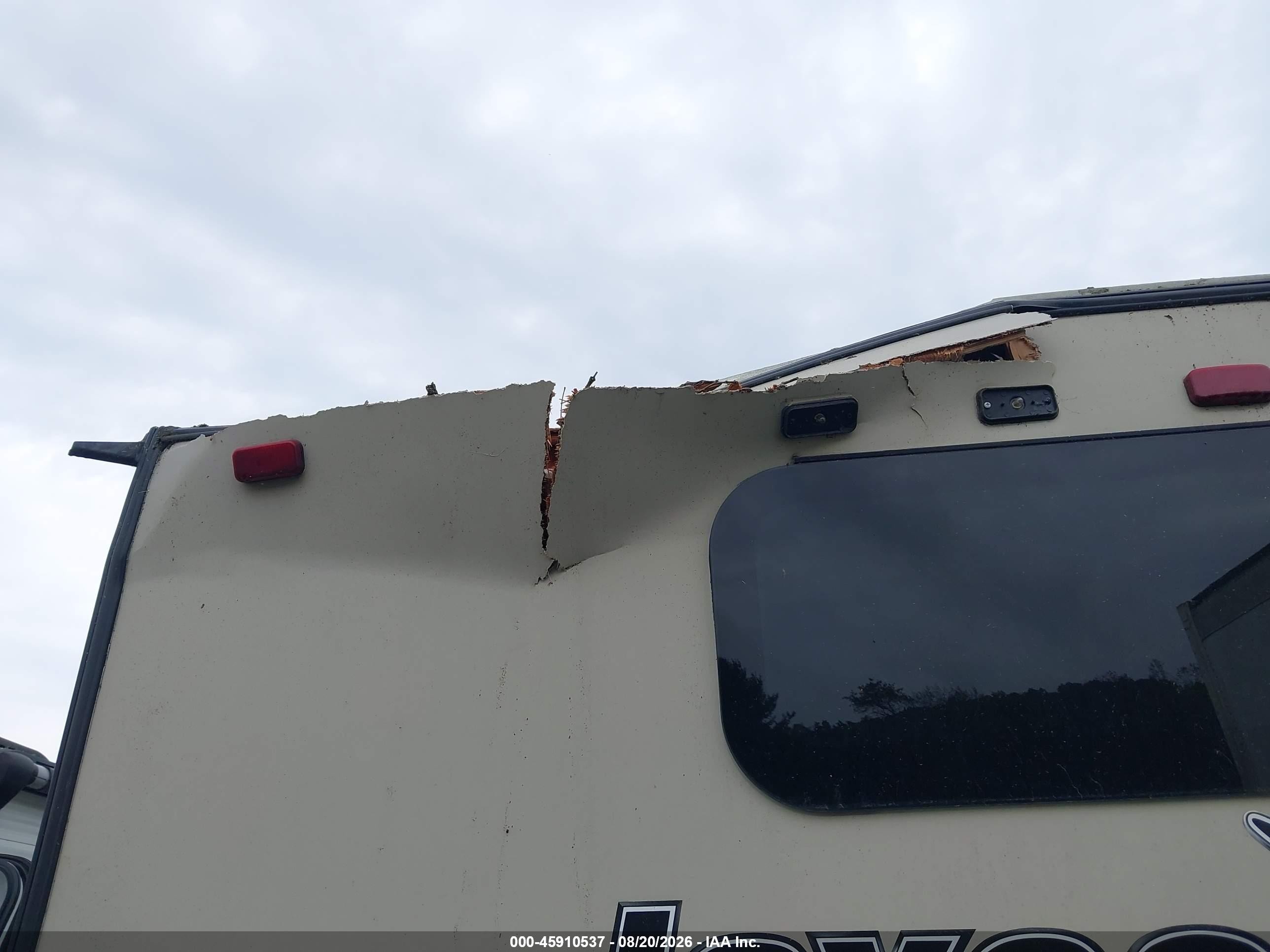 2015 Jayco White Hawk VIN 1UJBJ0BM3F1420215 IAAI salvage auction — Top/Roof, Salvage (Pennsylvania), sold $25 on 2026-09-16 (photo 6)