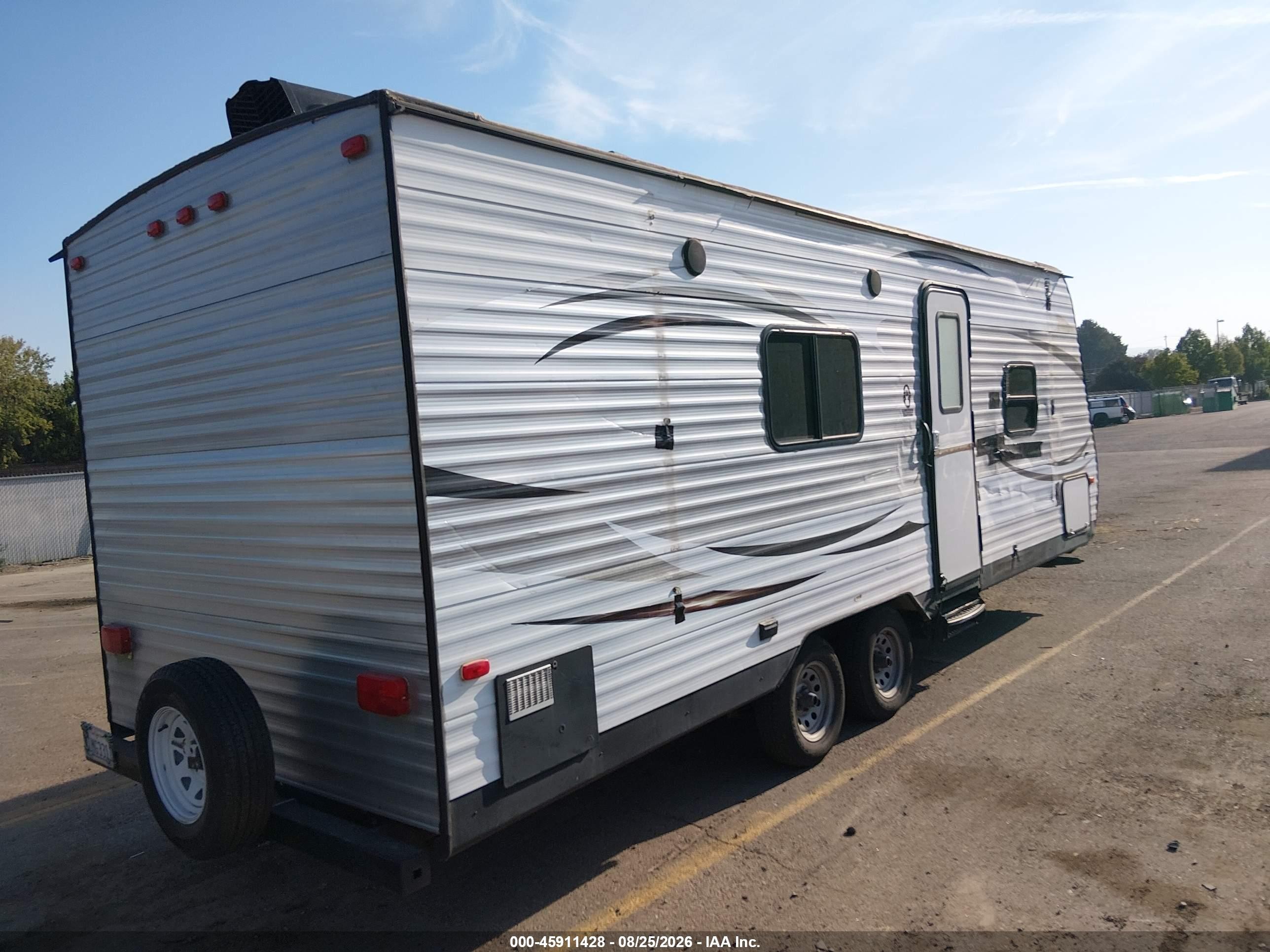 2016 Dutchmen Coleman VIN 4YDT23526GY933297 IAAI salvage auction — Unknown, Salvage (California), sold $800 on 2026-10-02 (photo 4)