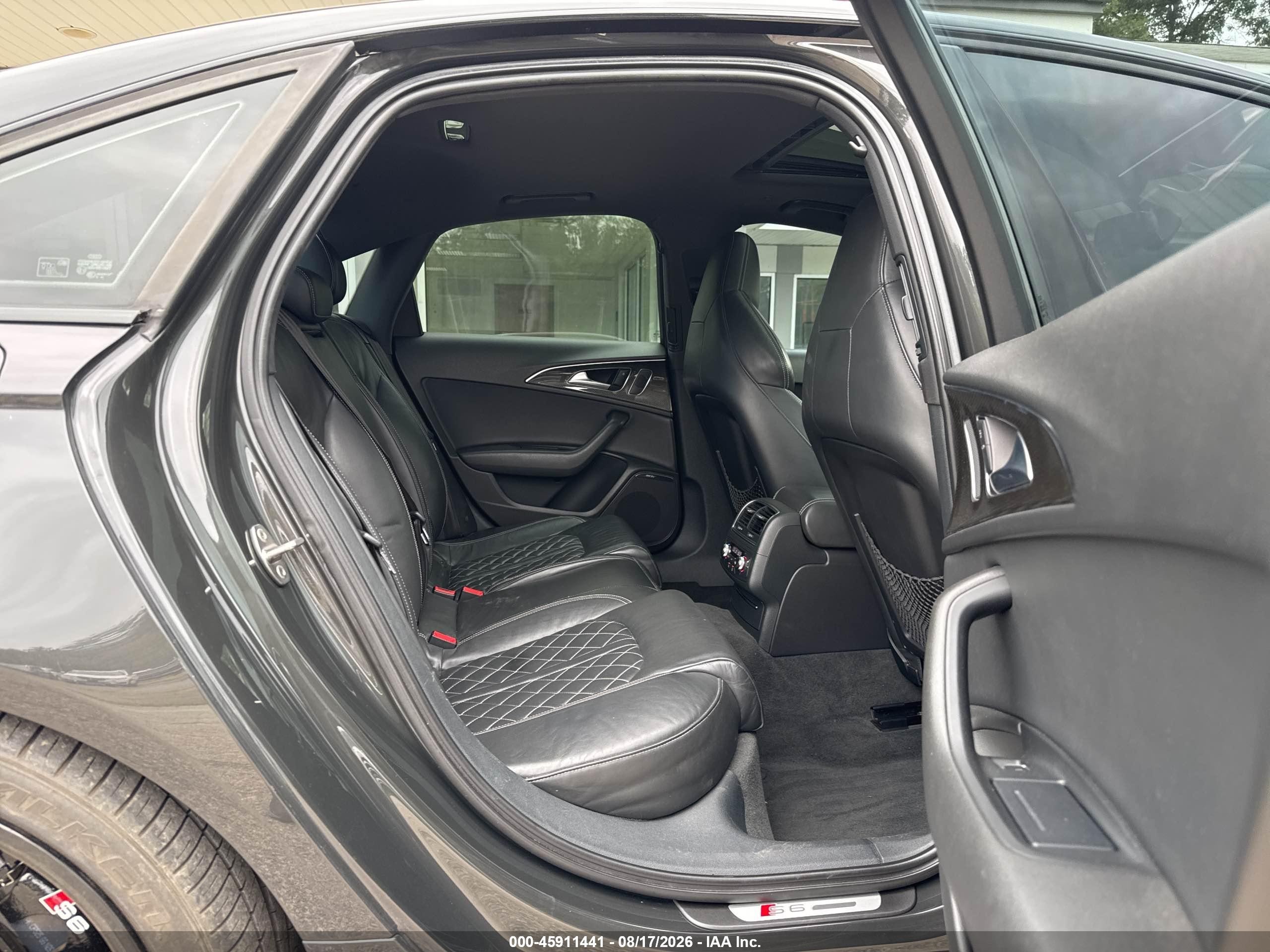 2013 Audi S6 VIN WAUF2AFC9DN103239 IAAI salvage auction — Normal Wear, Clear (Connecticut), sold $10,200 on 2026-09-09 (photo 8)