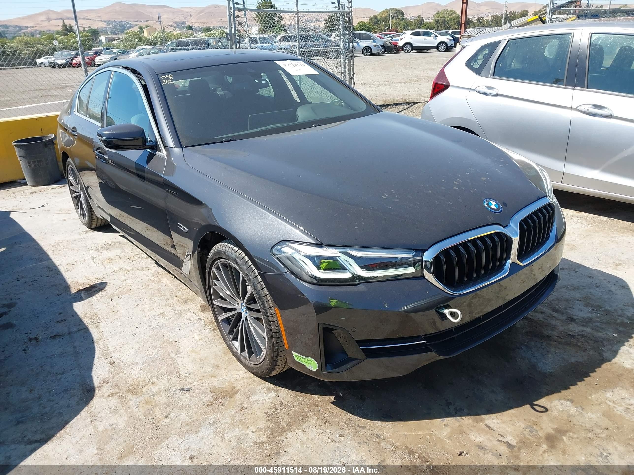 2023 BMW 5 Series VIN WBA13AG02PCM79289 — IAAI salvage auction photo