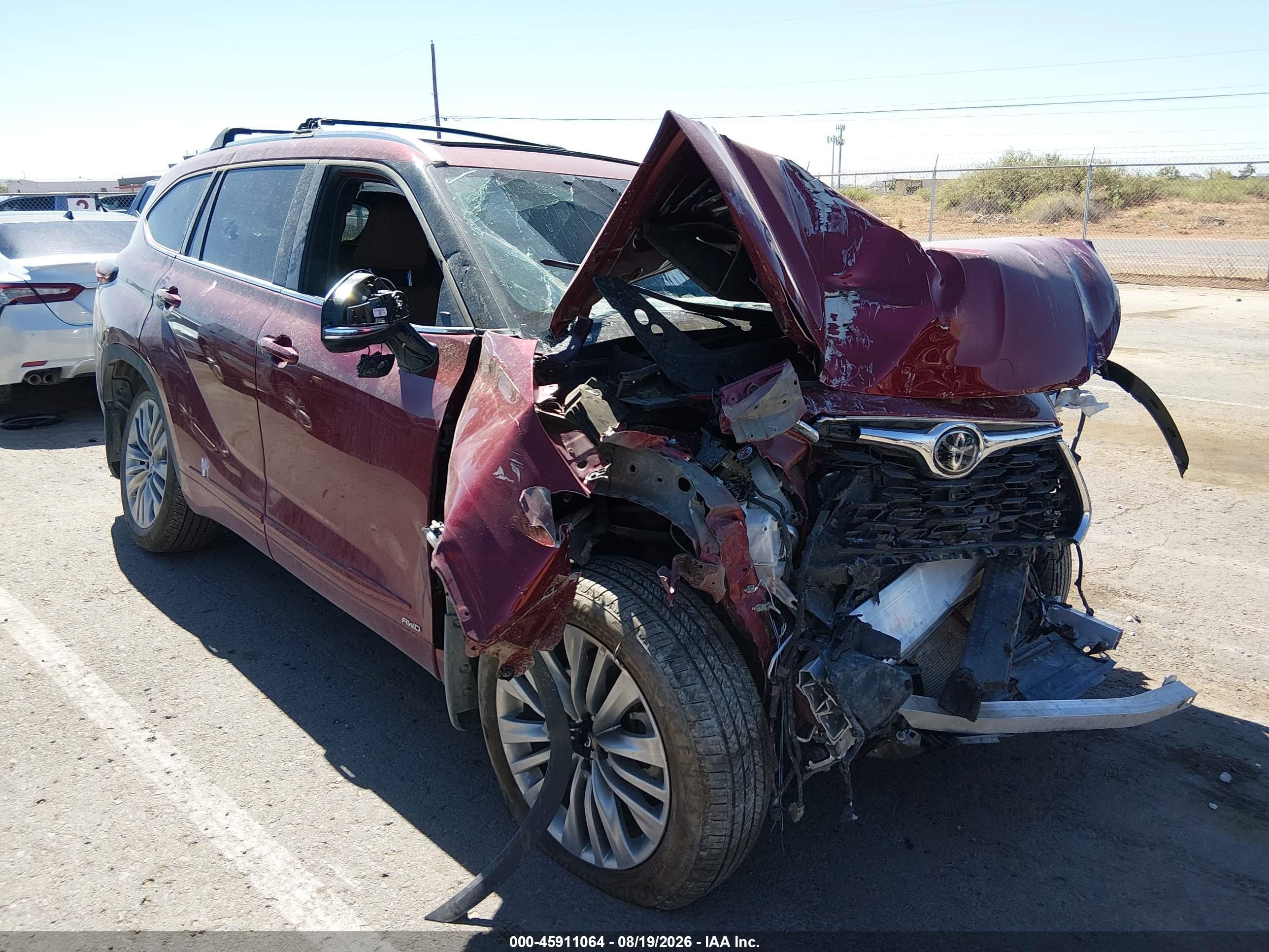 2026 Toyota Highlander Hybrid VIN 5TDEBRCH2TS699459 — IAAI salvage auction photo