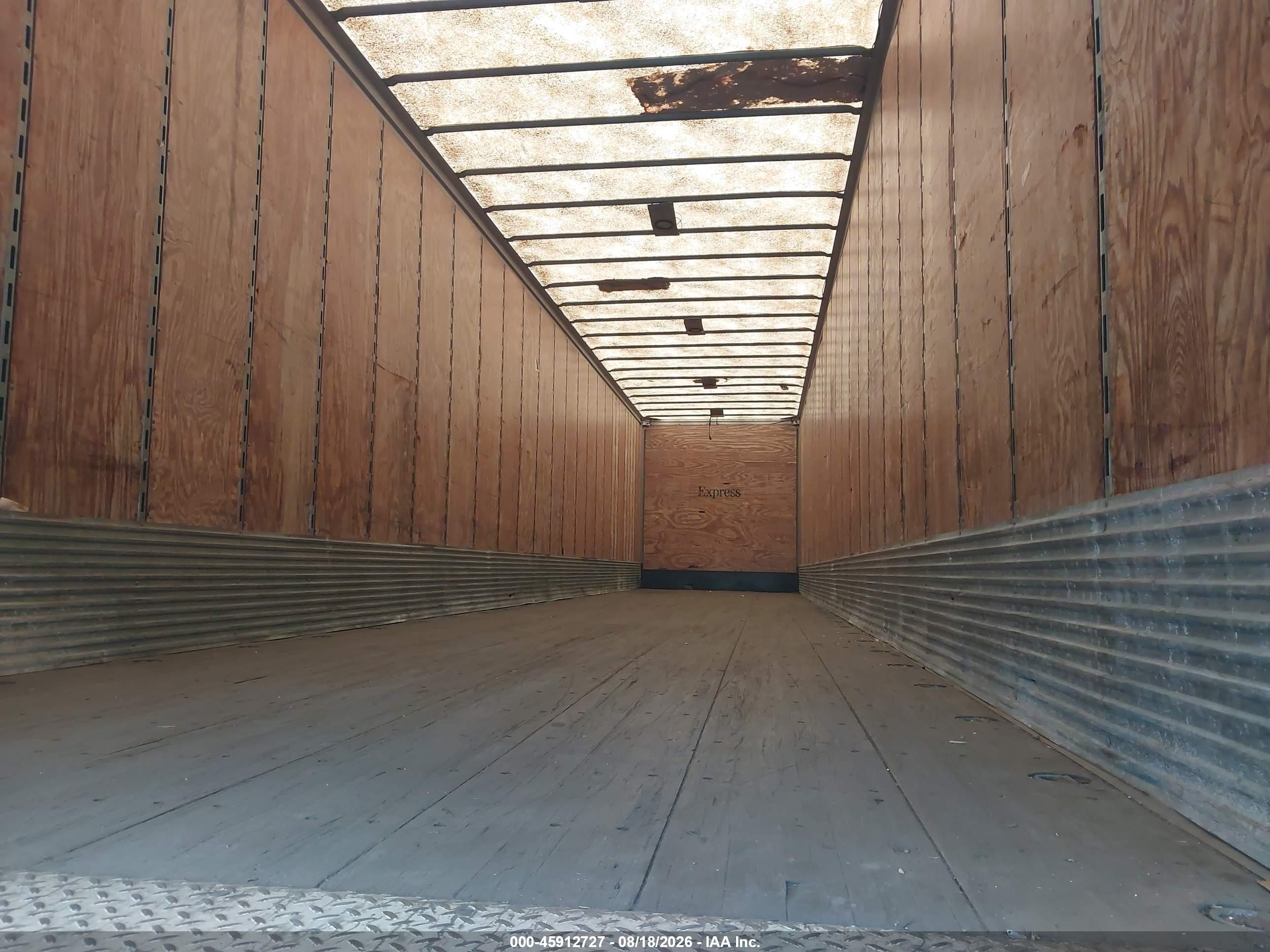 2000 Wabash National Corp Wabash National Corp VIN 1JJV532W4YF623843 IAAI salvage auction — Side, Clear (New Jersey), sold $75 on 2026-09-09 (photo 5)