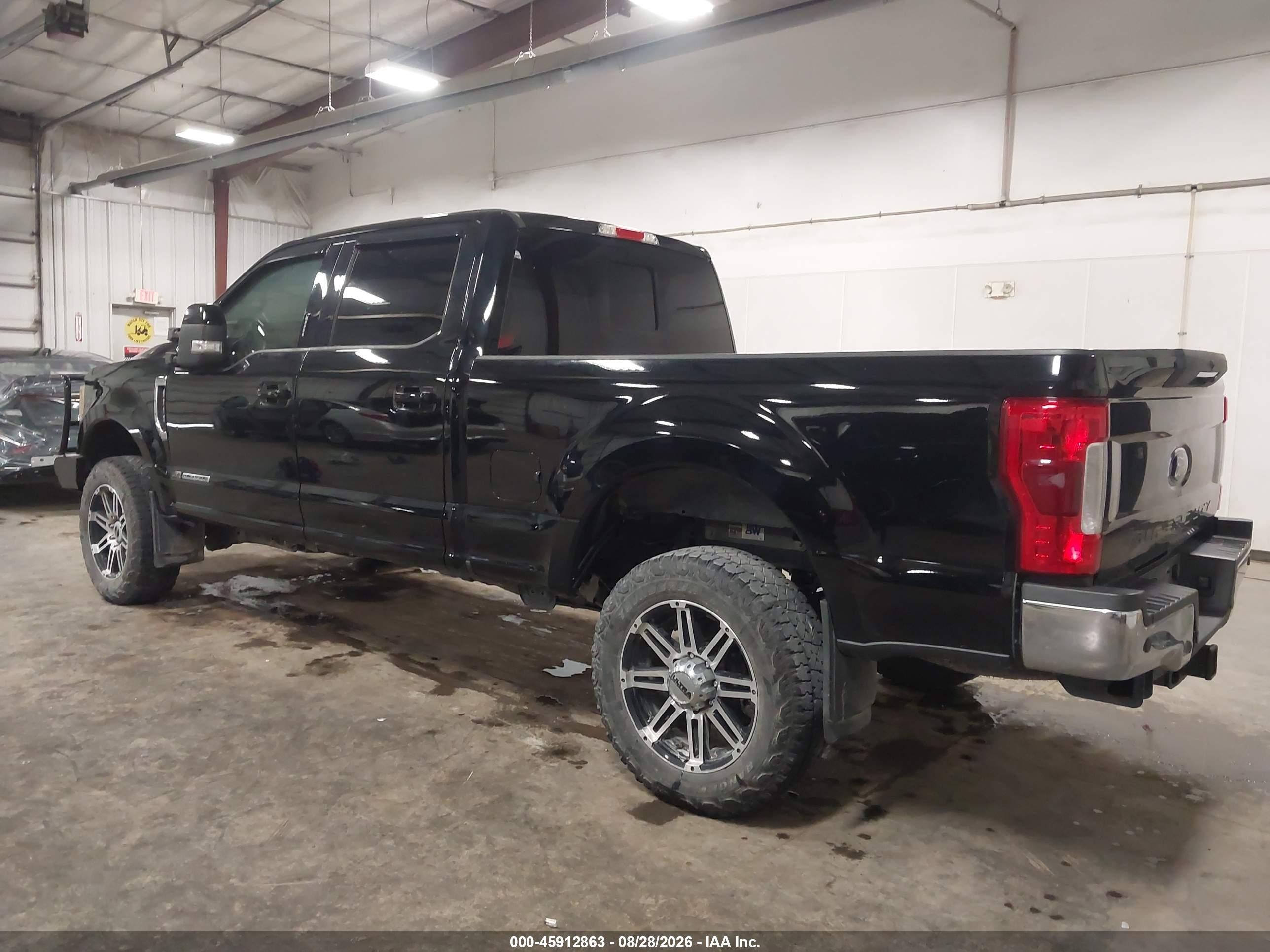 2017 Ford F350 VIN 1FT8W3BT1HEC50064 IAAI salvage auction — Burn Interior, Salvage (Iowa), sold $12,000 on 2026-10-05 (photo 3)