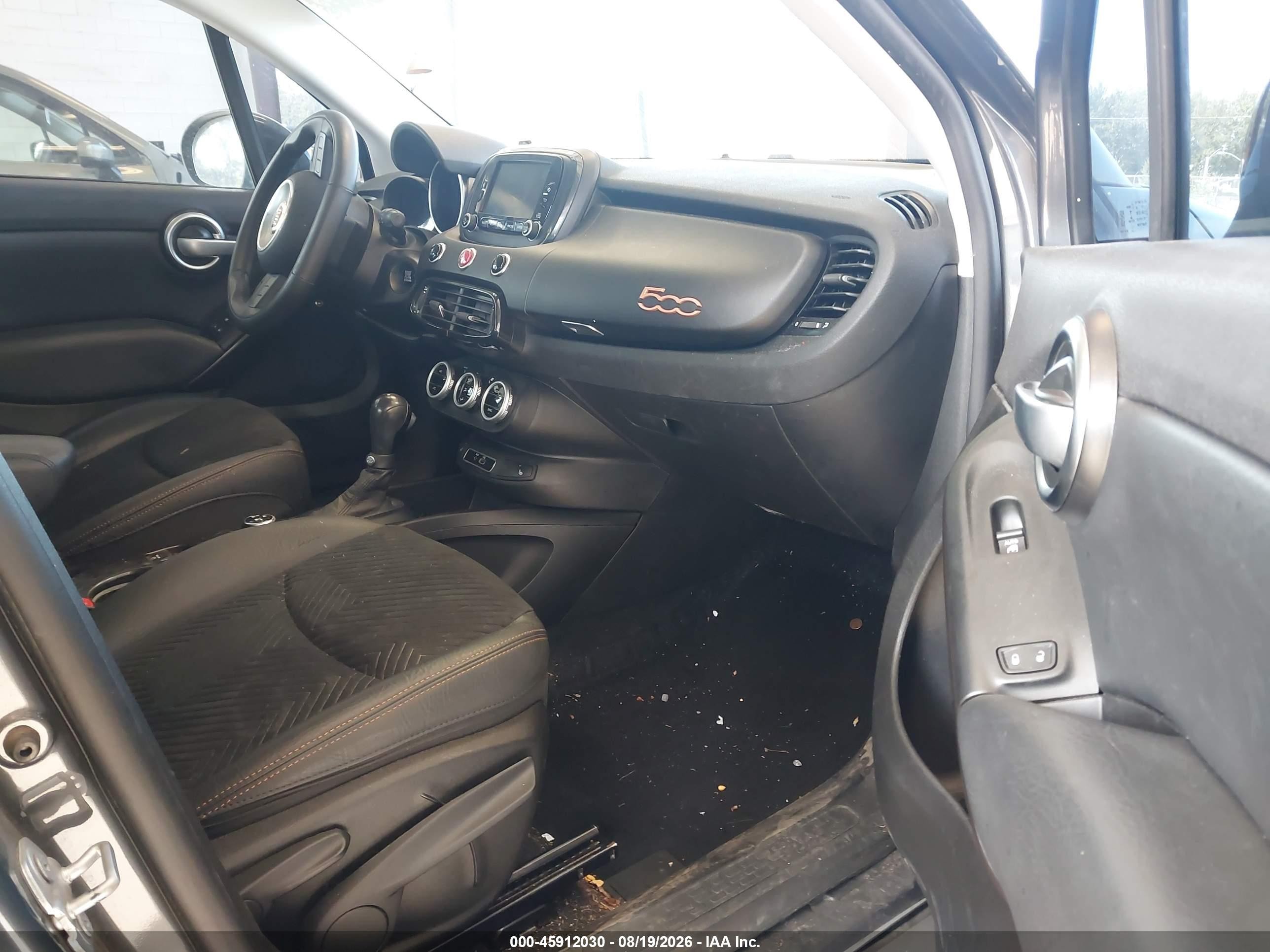 2017 Fiat 500x VIN ZFBCFYCB1HP610387 IAAI salvage auction — Rear End, Bill Of Sale (Washington), sold $1,050 on 2026-09-18 (photo 5)