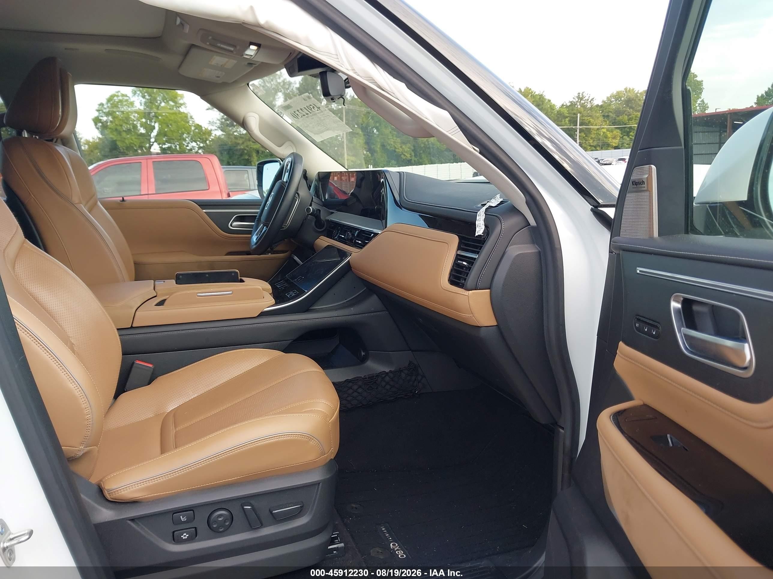 2025 Infiniti QX80 VIN JN8AZ3DE0S9702226 IAAI salvage auction — Front End, Salvage (Tennessee), sold $44,000 on 2026-09-12 (photo 5)