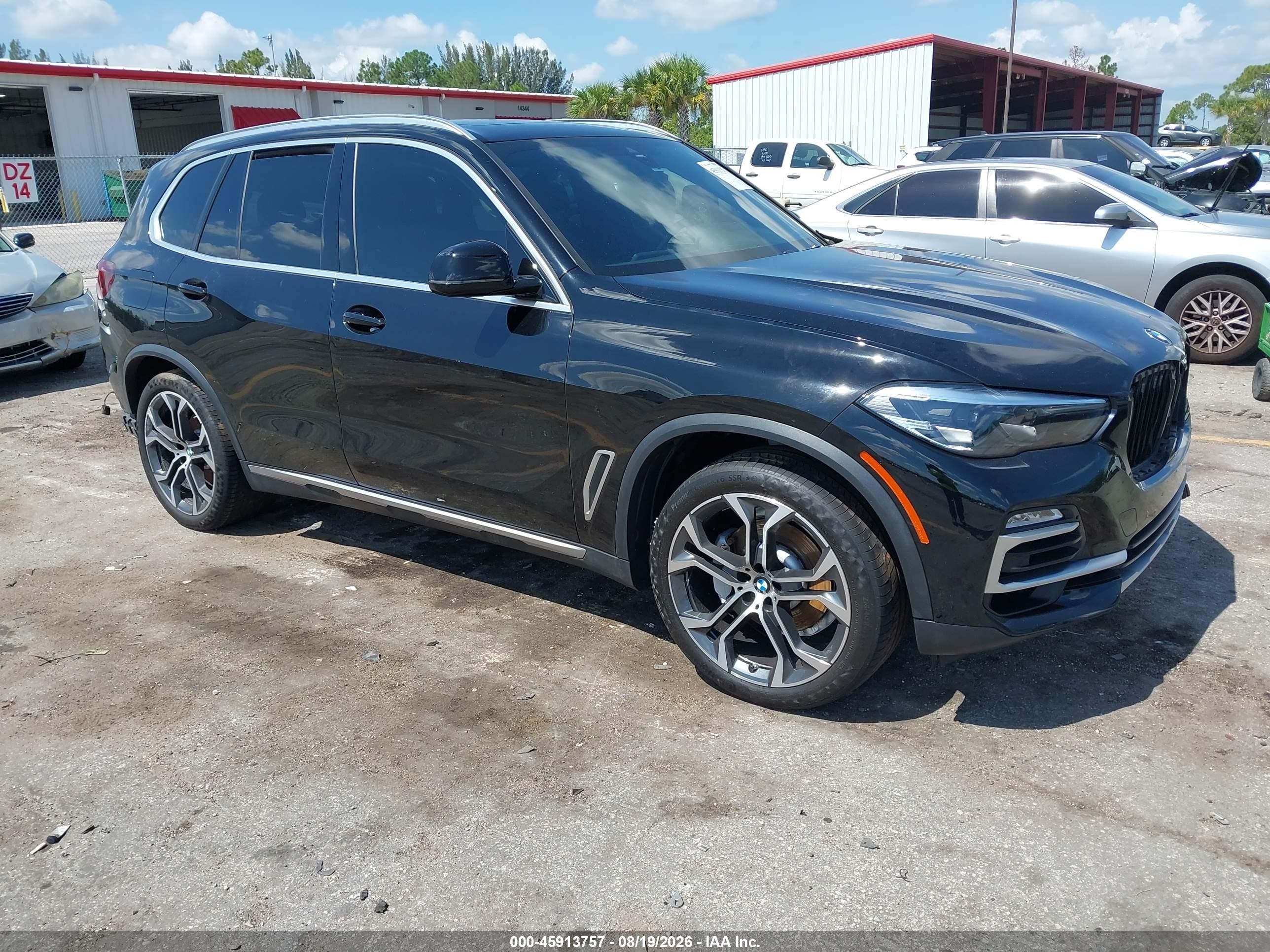 2021 BMW X5 VIN 5UXCR4C02M9G60288 — IAAI salvage auction photo