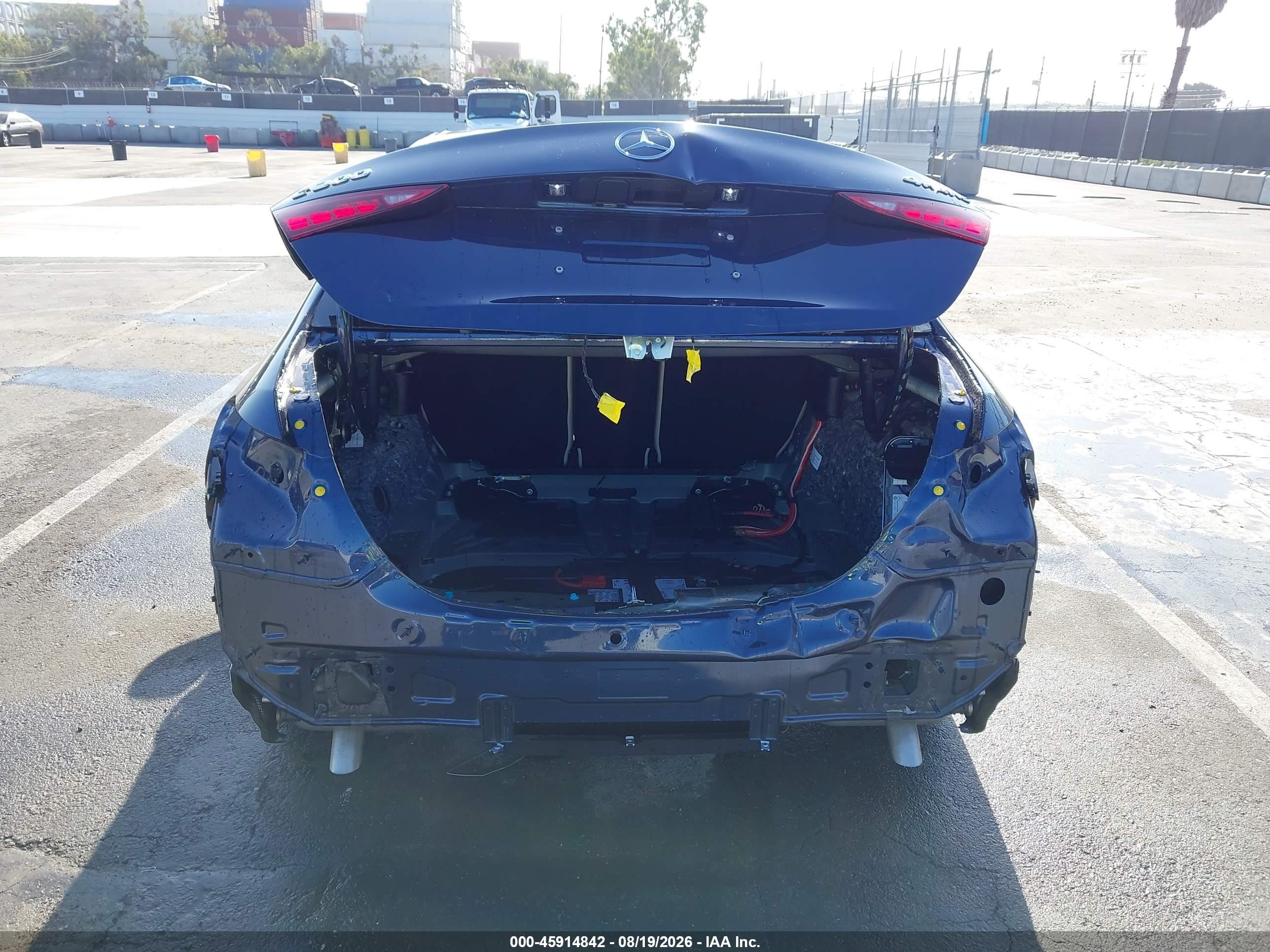 2025 Mercedes-Benz C-Class VIN W1KAF4HB0SR297761 IAAI salvage auction — Rear End, Salvage (California), sold $20,700 on 2026-09-16 (photo 6)