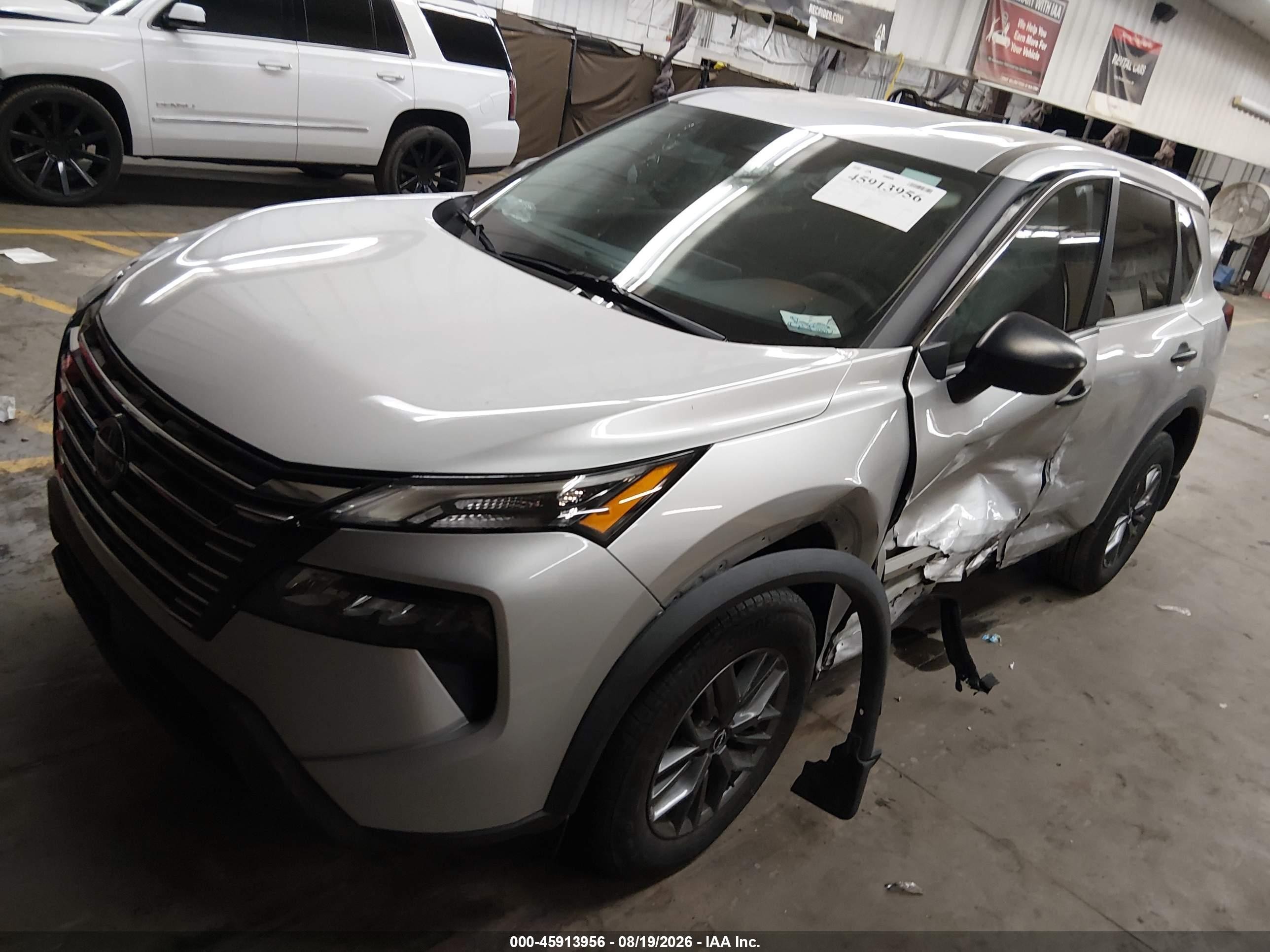 2025 Nissan Rogue VIN 5N1BT3AA1SC817550 IAAI salvage auction — Side, Salvage (Arizona), sold $4,950 on 2026-09-05 (photo 2)