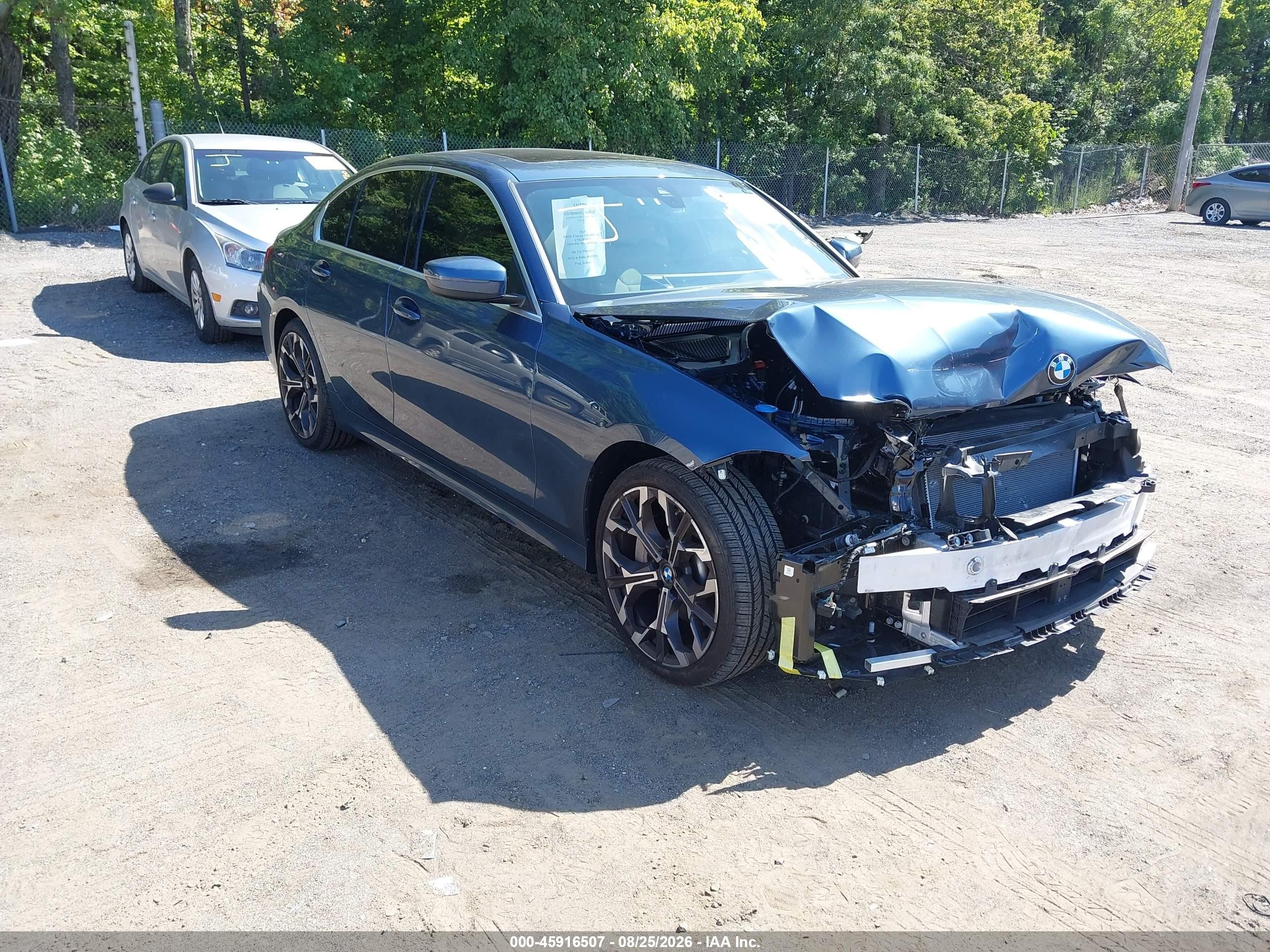 2025 BMW 3 Series VIN 3MW89CW05S8F42010 — IAAI salvage auction photo