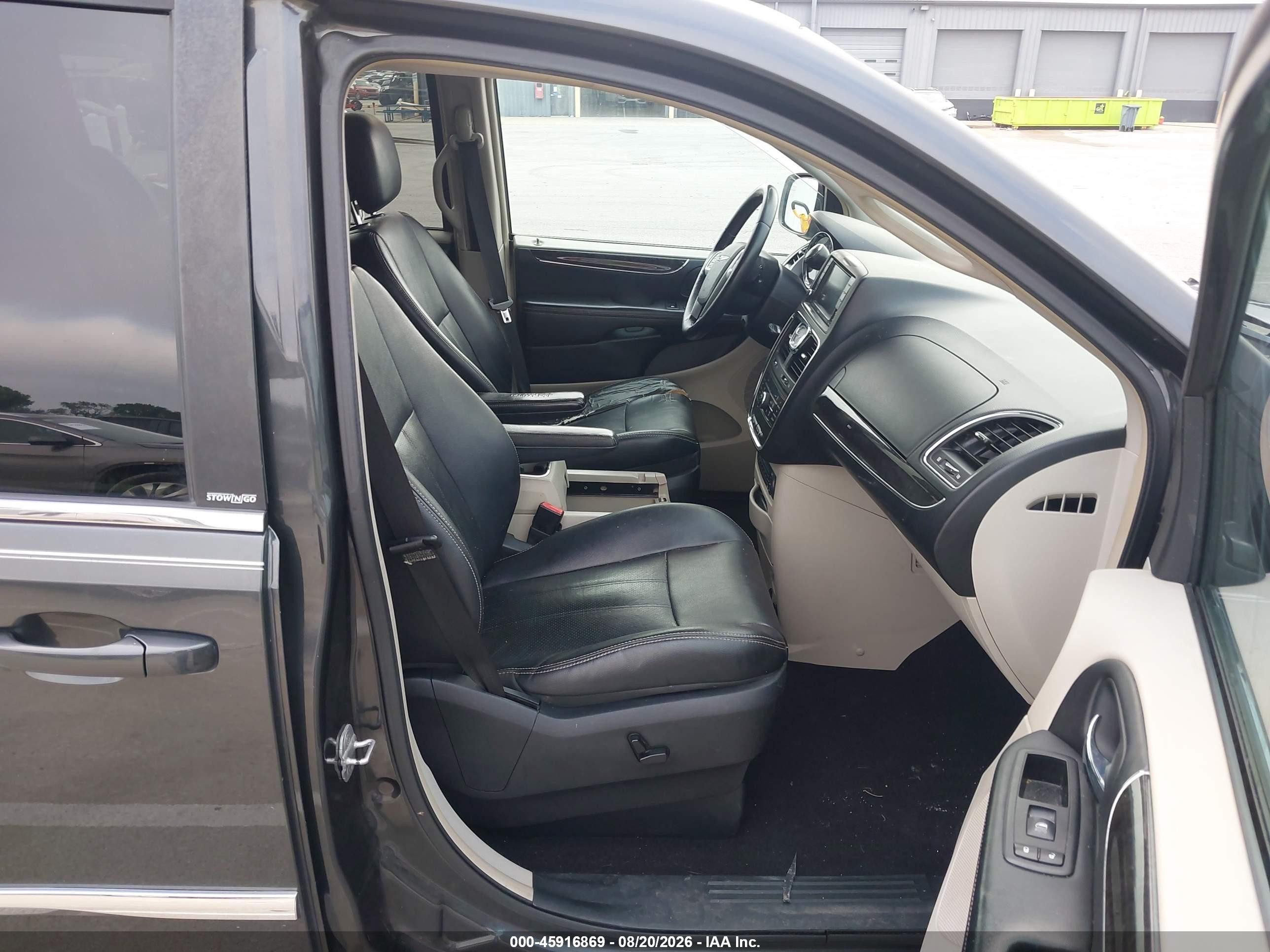 2011 Chrysler Town & country VIN 2A4RR8DG3BR703825 IAAI salvage auction — Front End, Clear (Indiana), sold $875 on 2026-09-27 (photo 5)
