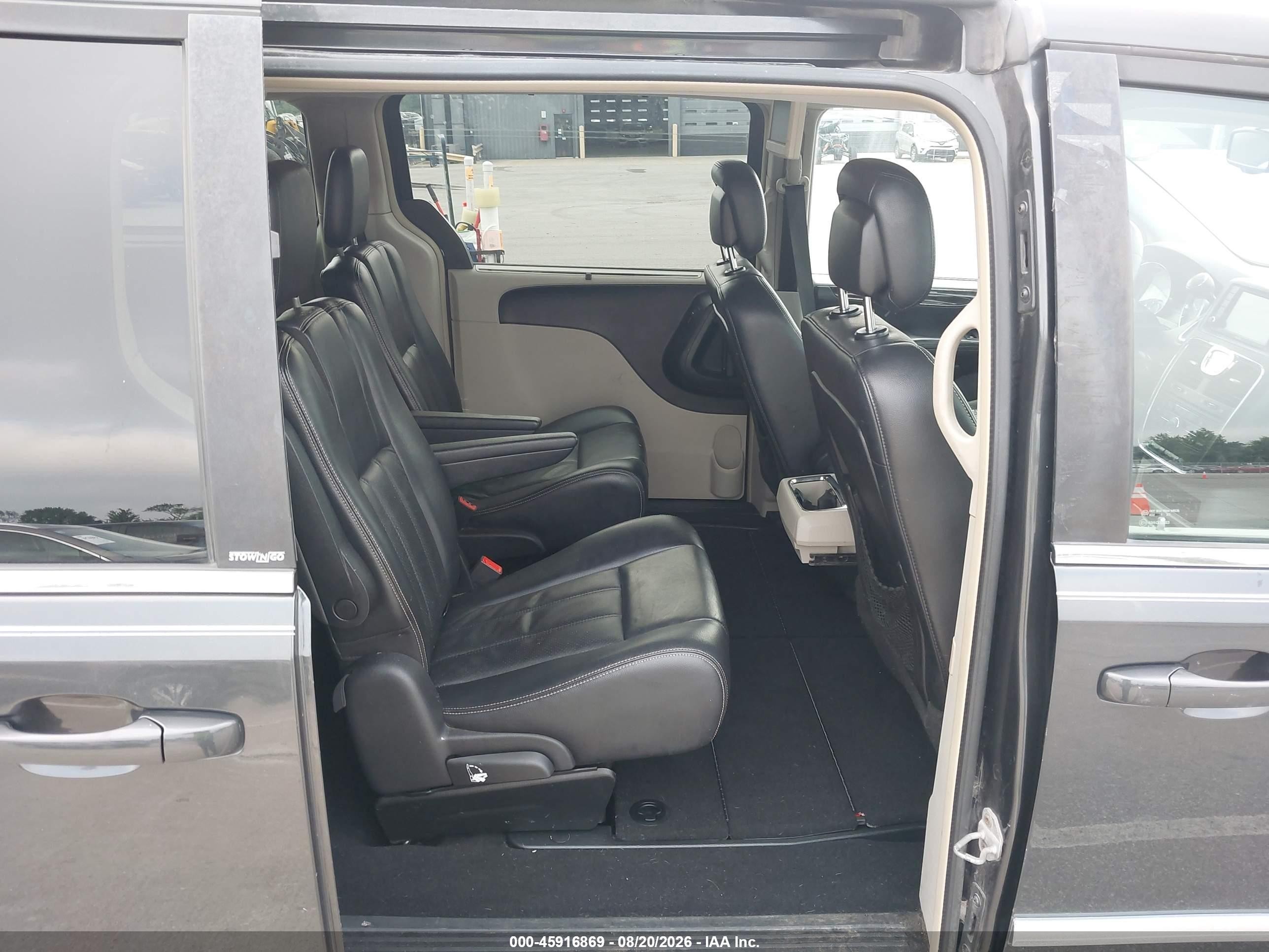 2011 Chrysler Town & country VIN 2A4RR8DG3BR703825 IAAI salvage auction — Front End, Clear (Indiana), sold $875 on 2026-09-27 (photo 8)