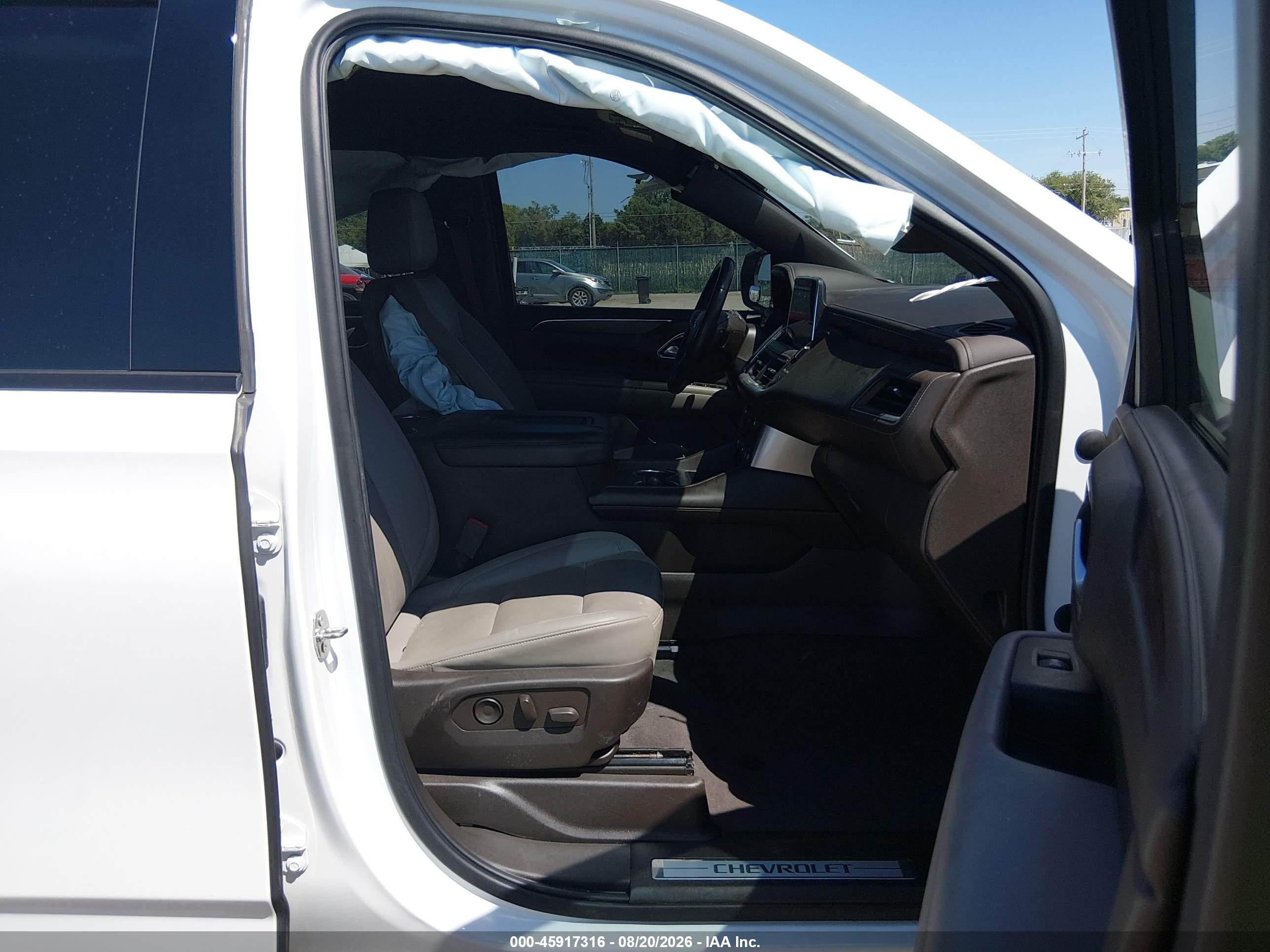 2022 Chevrolet Tahoe VIN 1GNSKPKD4NR246975 IAAI salvage auction — Side, Salvage (Kansas), sold $16,100 on 2026-09-07 (photo 5)