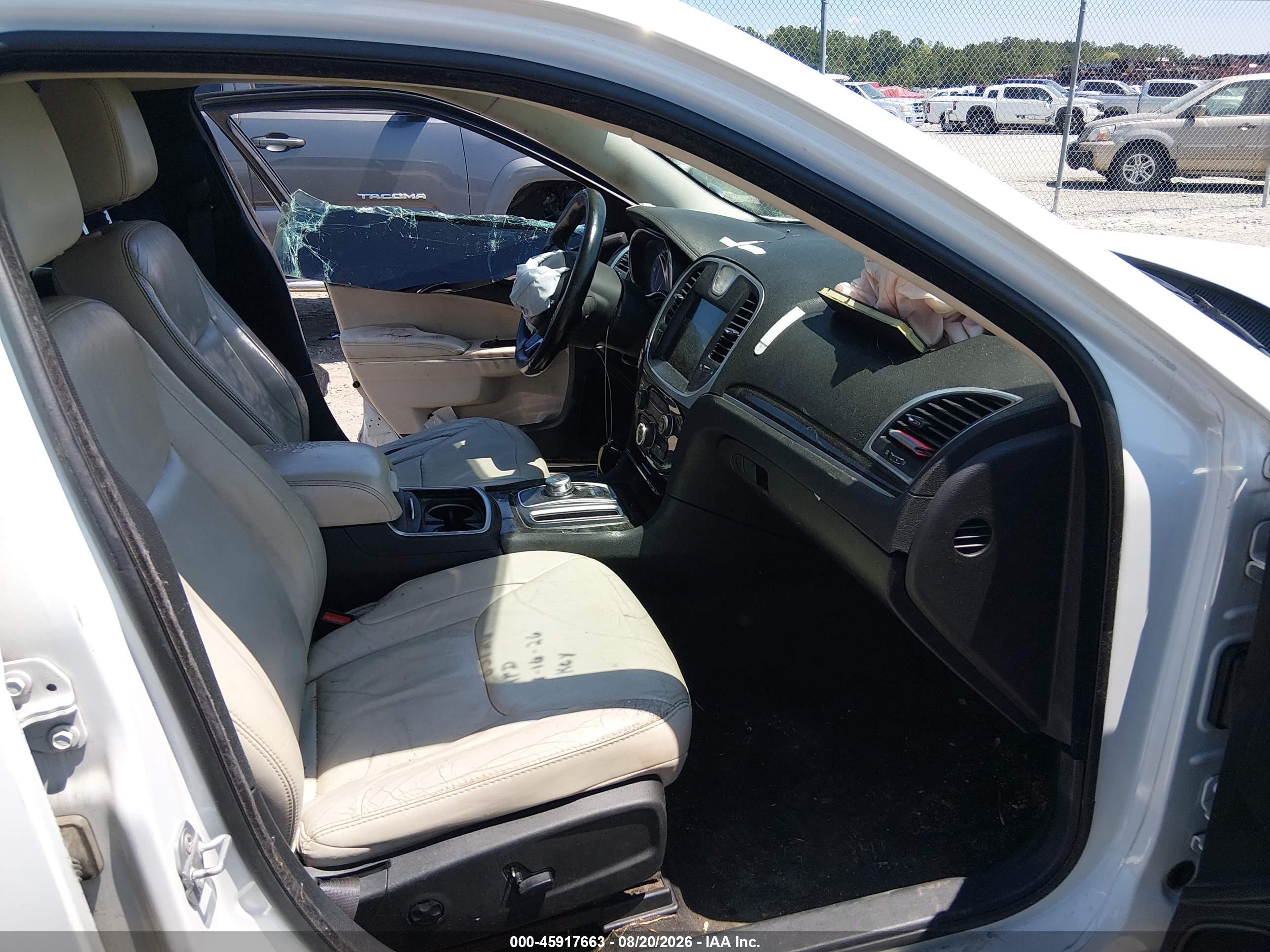 2015 Chrysler 300 VIN 2C3CCAAG3FH872185 IAAI salvage auction — Unknown, Salvage (Georgia), sold $650 on 2026-10-06 (photo 5)
