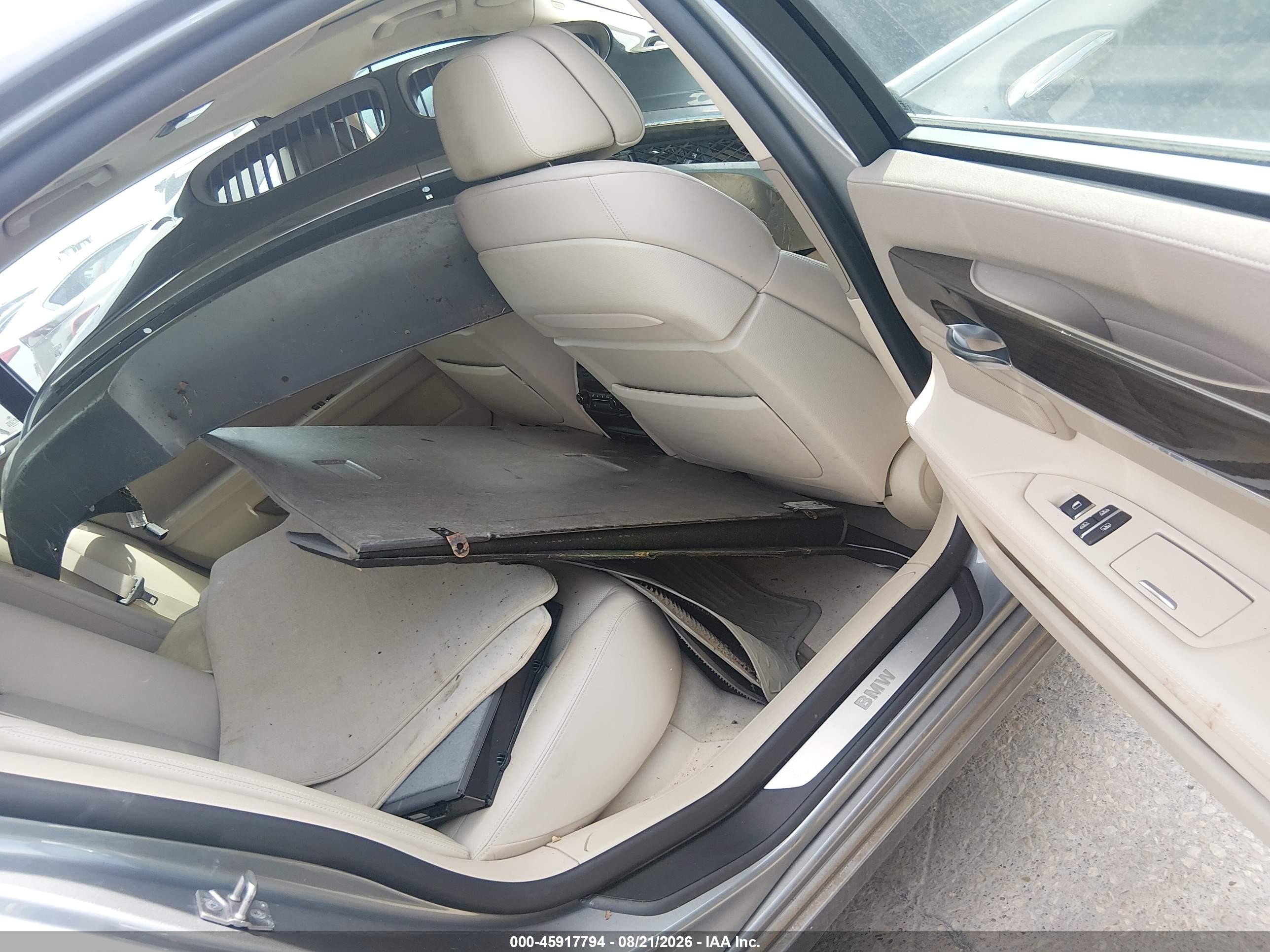 2012 BMW 7er VIN WBAKB8C50CC964963 IAAI salvage auction — Normal Wear, Original (Texas), sold $1,500 on 2026-09-12 (photo 8)