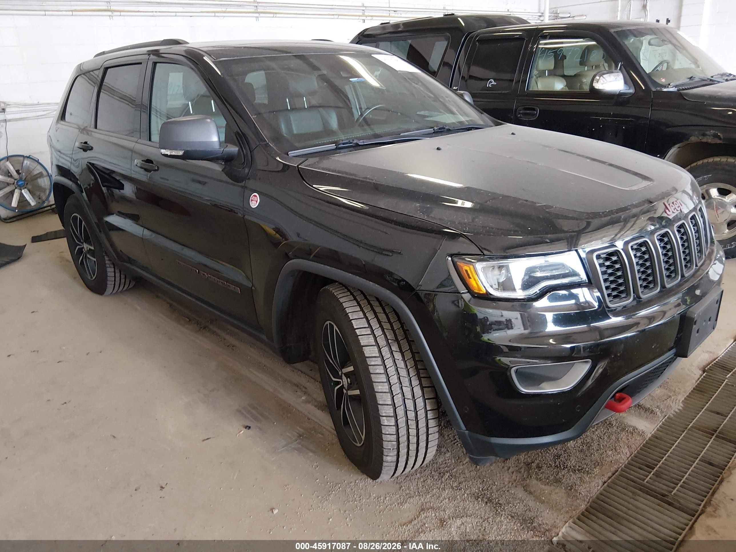 2017 Jeep Grand Cherokee VIN 1C4RJFLT3HC678362 — IAAI salvage auction photo
