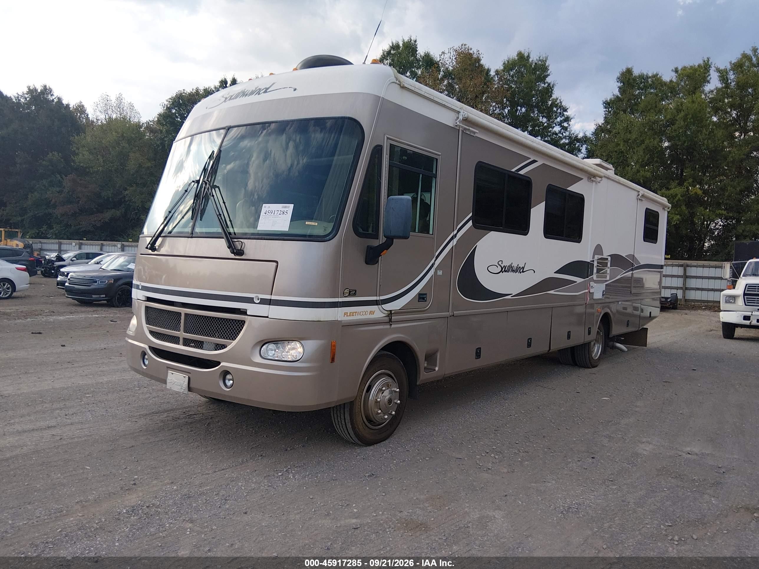 2004 Workhorse Custom Chassis Motorhome Chassis VIN 5B4MP67G843382386 IAAI salvage auction — Water/Flood, Salvage (Tennessee), sold $4,700 on 2026-10-07 (photo 2)