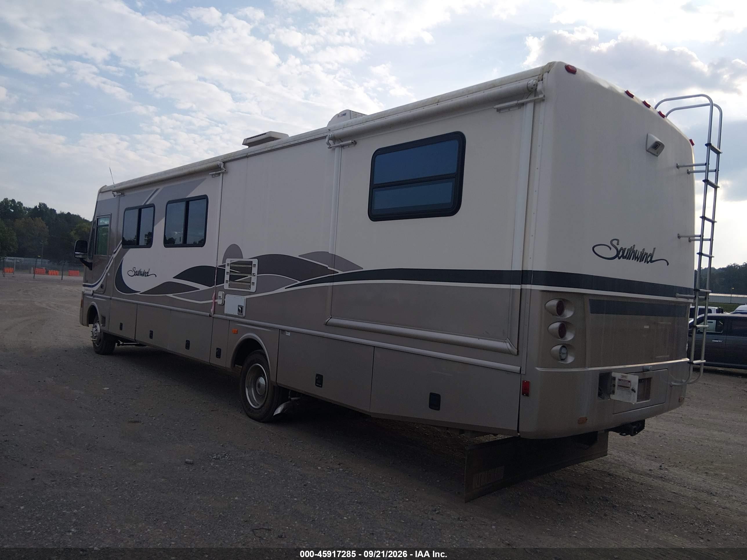 2004 Workhorse Custom Chassis Motorhome Chassis VIN 5B4MP67G843382386 IAAI salvage auction — Water/Flood, Salvage (Tennessee), sold $4,700 on 2026-10-07 (photo 3)