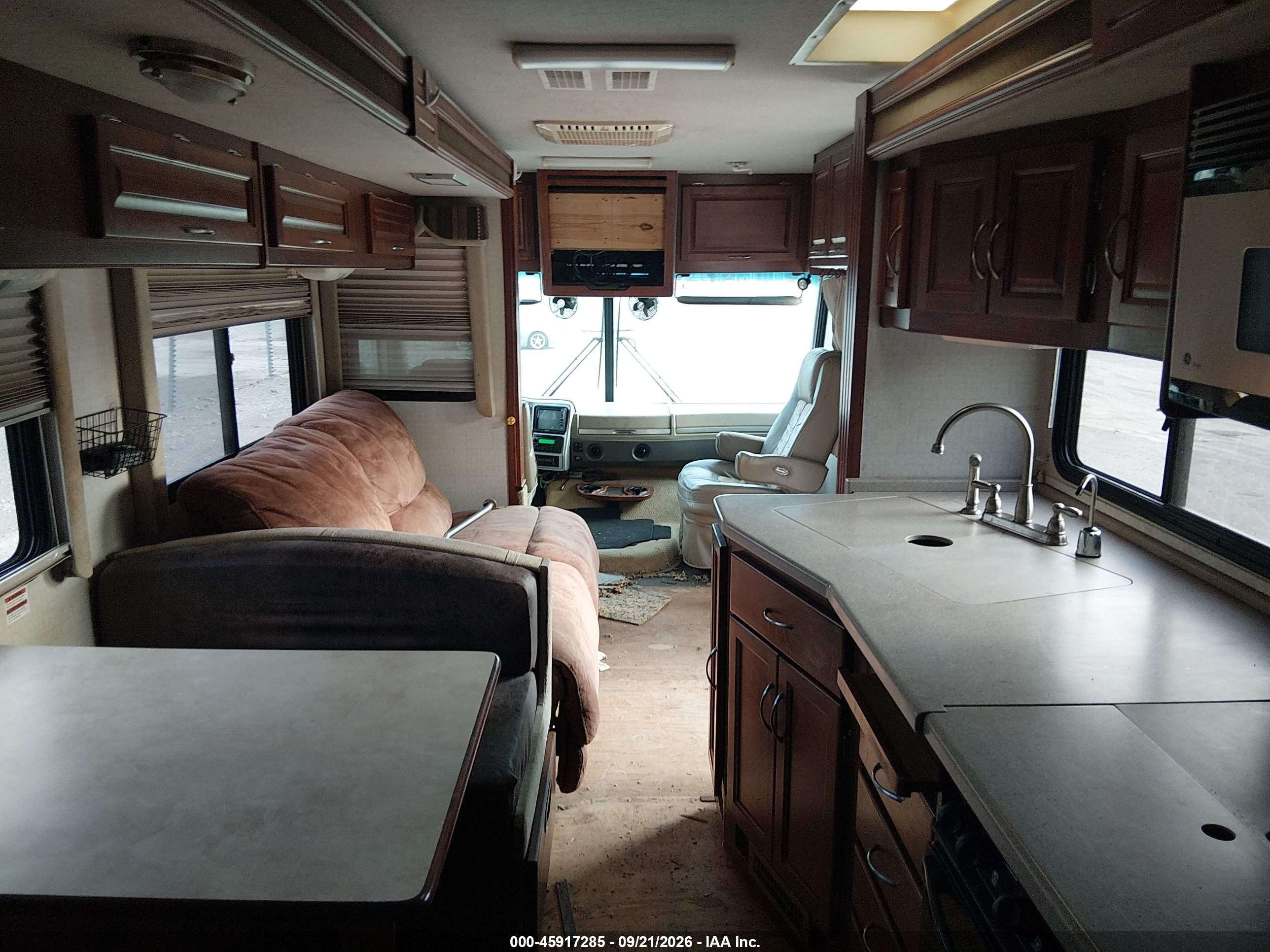 2004 Workhorse Custom Chassis Motorhome Chassis VIN 5B4MP67G843382386 IAAI salvage auction — Water/Flood, Salvage (Tennessee), sold $4,700 on 2026-10-07 (photo 5)