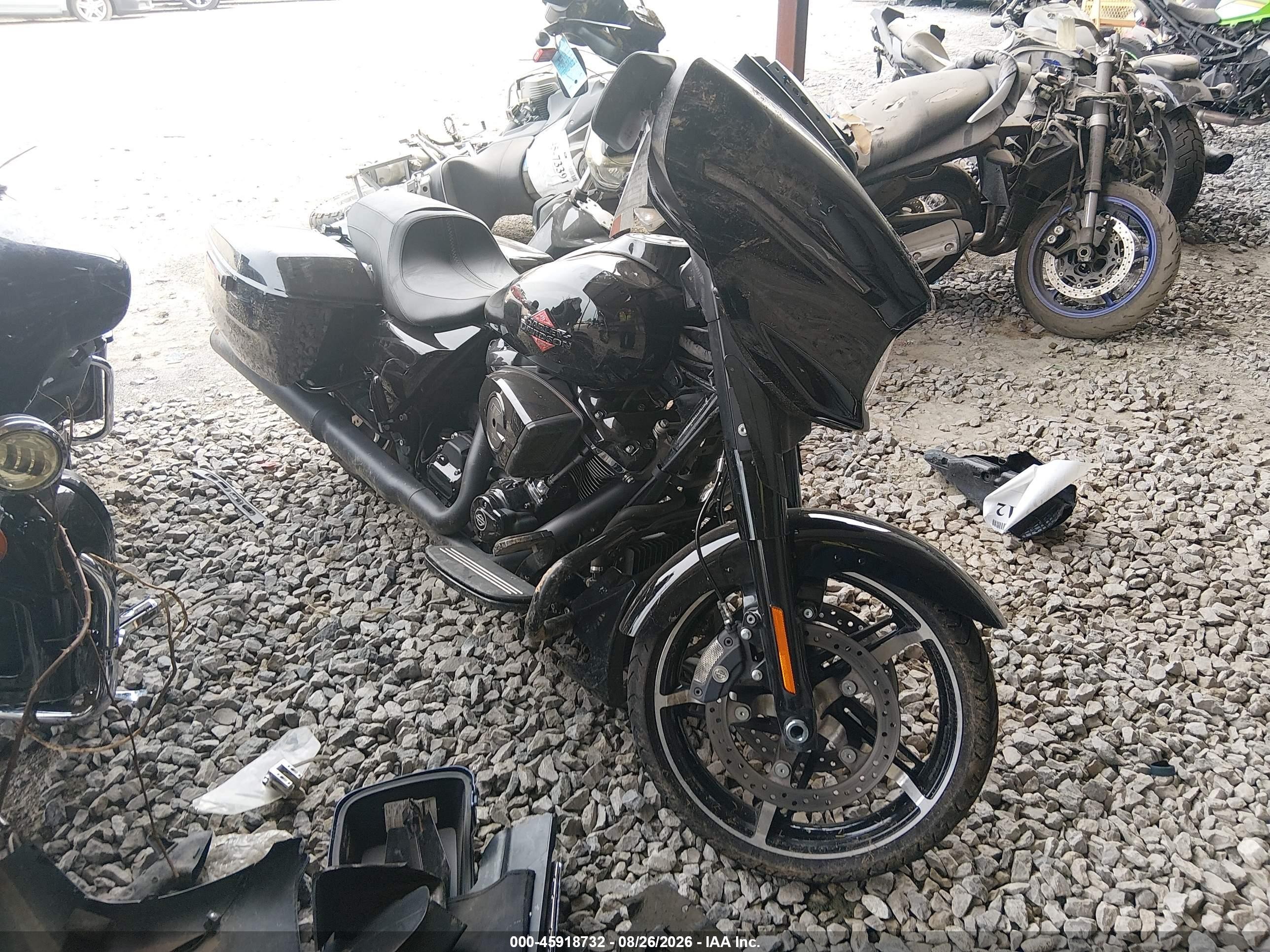 2025 Harley-Davidson FLHX VIN 1HD1KB71XSB622667 — IAAI salvage auction photo