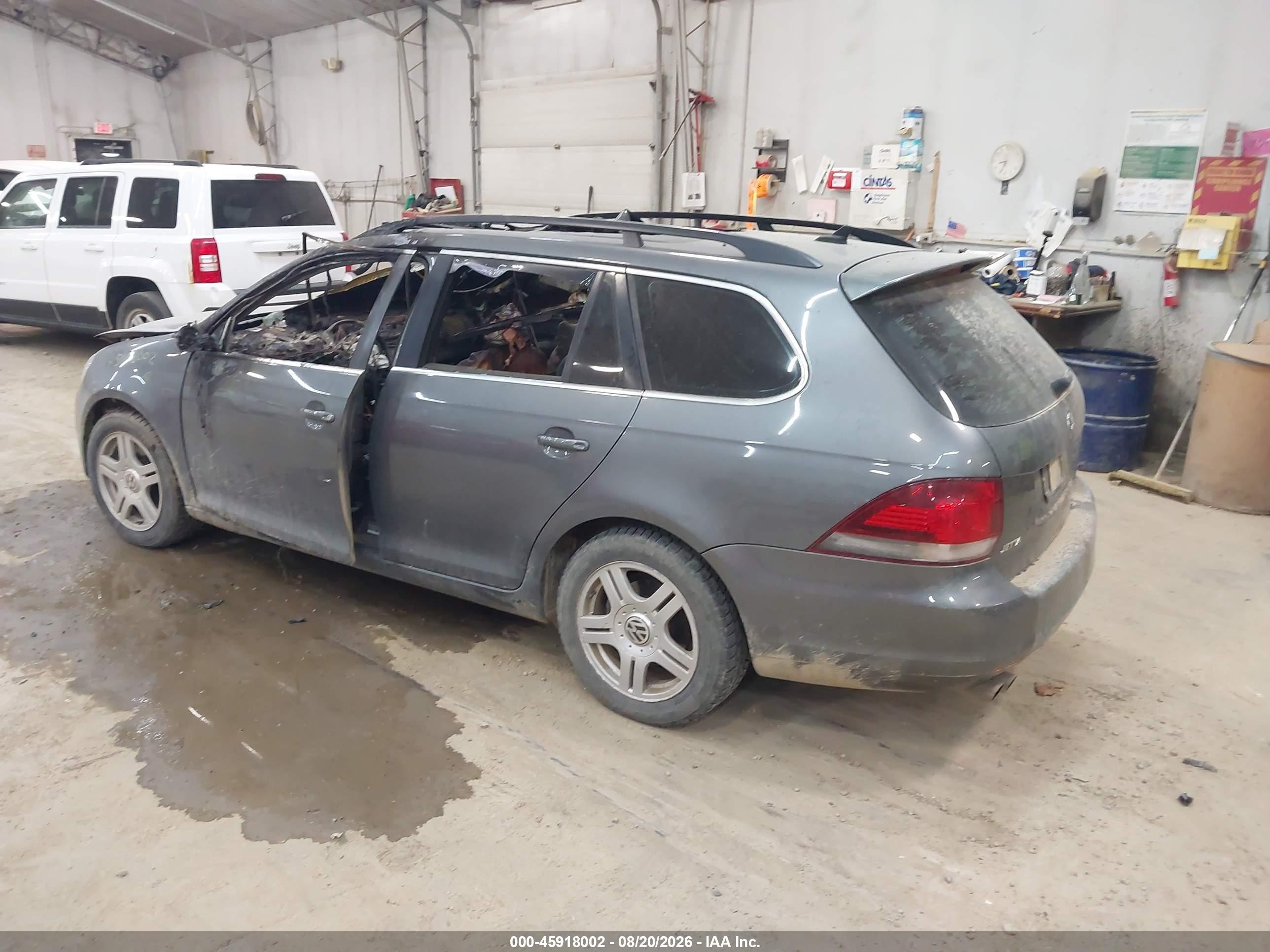 2014 Volkswagen Jetta VIN 3VWPL7AJ2EM605578 IAAI salvage auction — Burn Interior, Salvage (Pennsylvania), sold $225 on 2026-09-02 (photo 3)