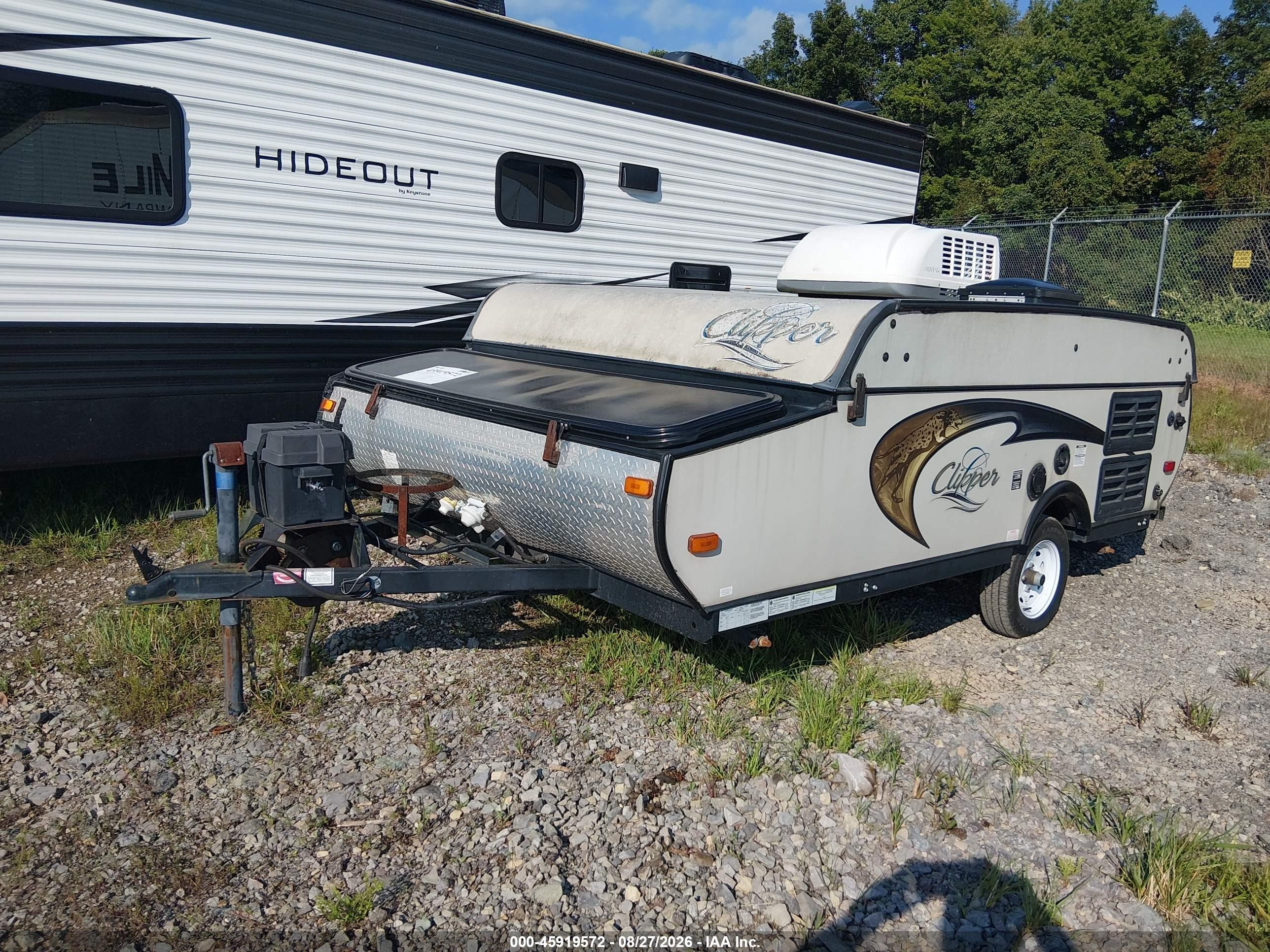 2014 Coachmen Clipper VIN 52T1CPDC1E5008111 IAAI salvage auction — Unknown, Salvage (West Virginia), sold $300 on 2026-10-08 (photo 2)