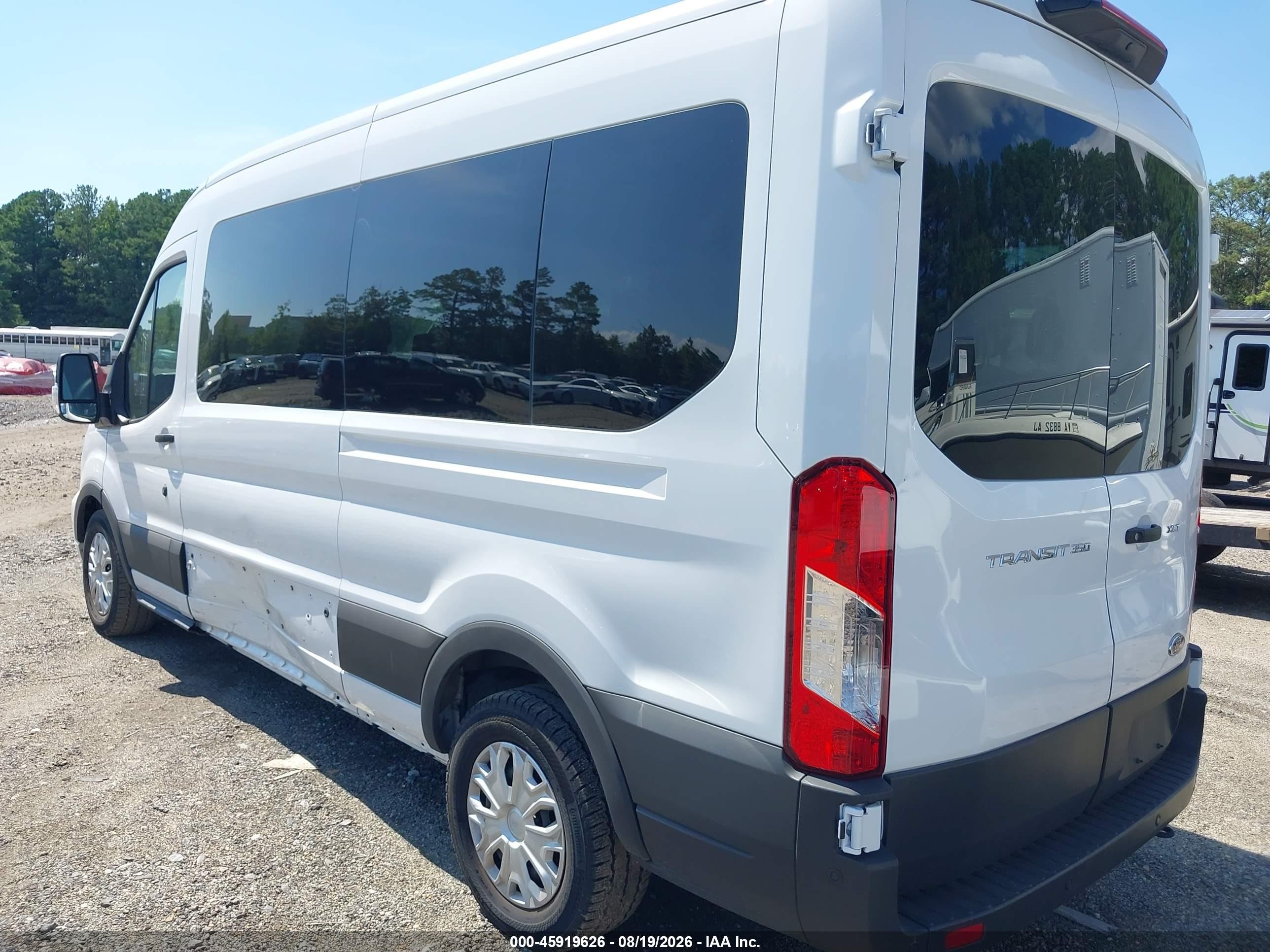 2025 Ford Transit-350 VIN 1FBAX2C82SKA89174 IAAI salvage auction — Side, Enterprise Vehicles Clear Only (Virginia), sold $36,000 on 2026-08-22 (photo 3)