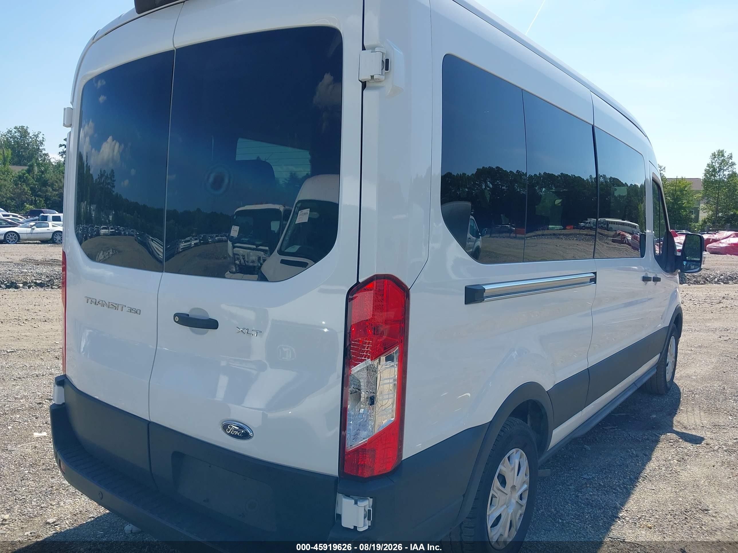 2025 Ford Transit-350 VIN 1FBAX2C82SKA89174 IAAI salvage auction — Side, Enterprise Vehicles Clear Only (Virginia), sold $36,000 on 2026-08-22 (photo 4)
